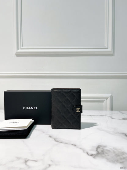CHANEL PASSPORT COVER, Black/Gold
