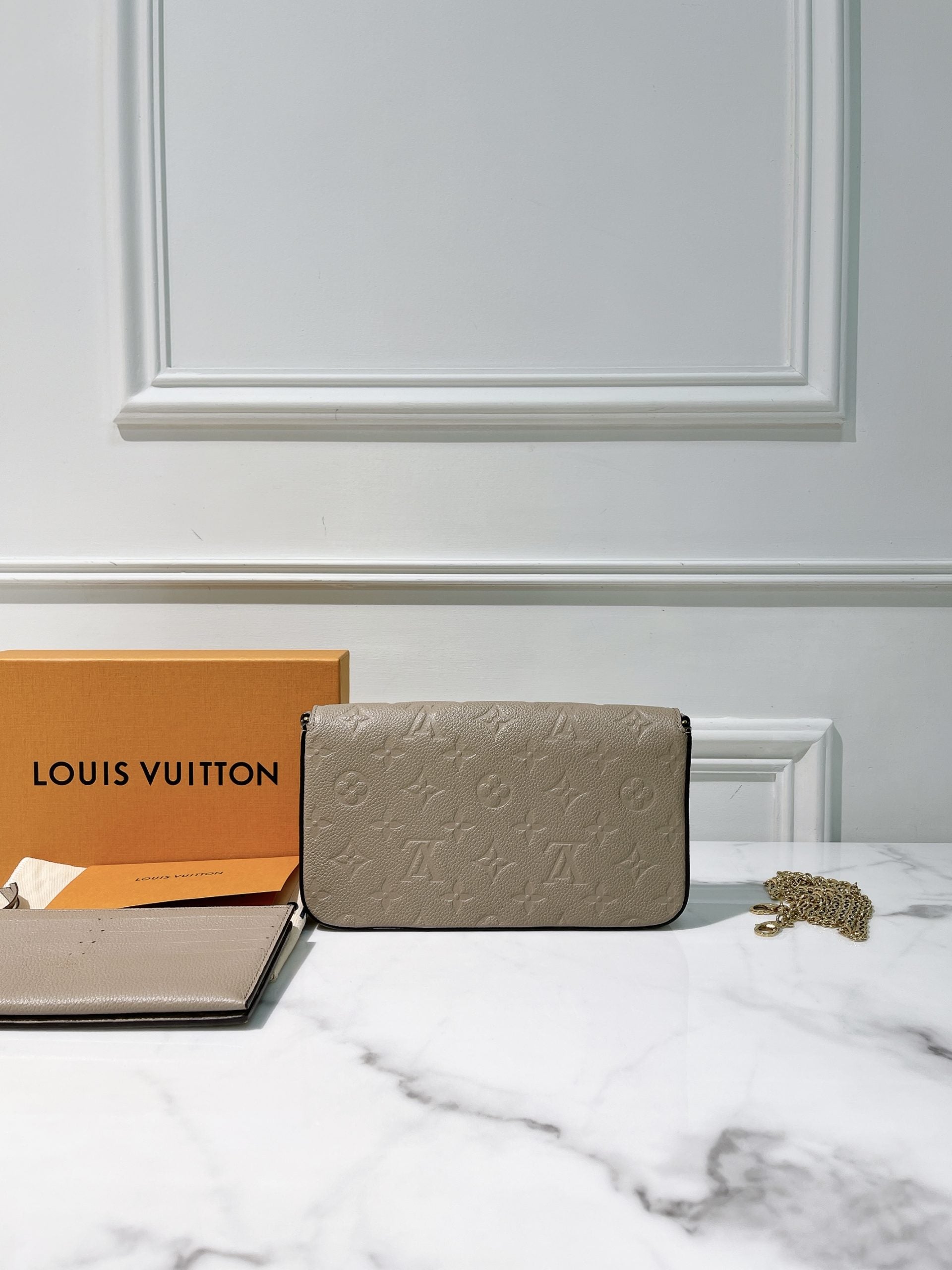 LV POCHETTE FELICIE, Tourterelle