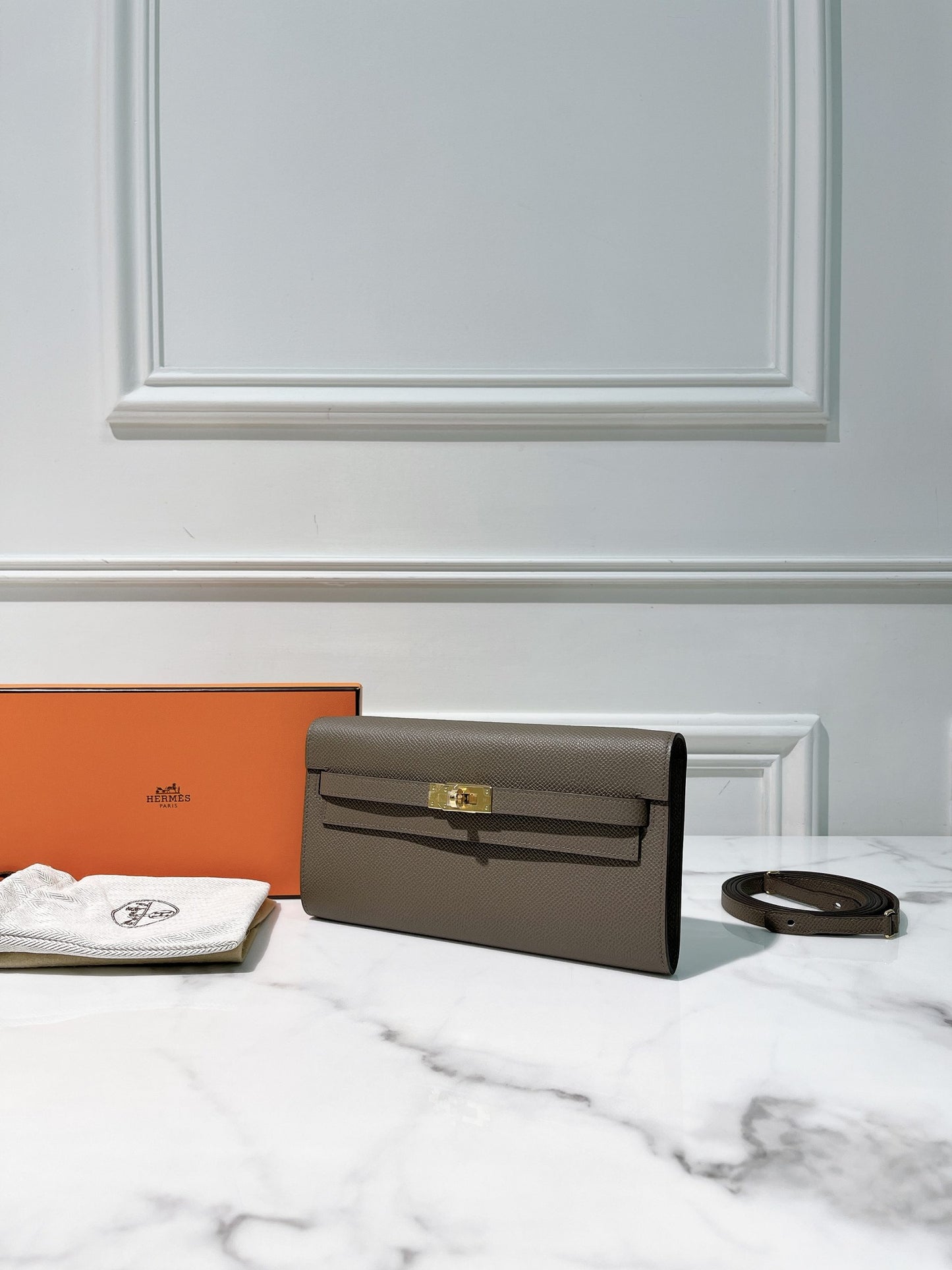 HERMES KELLY TO GO, Gris Etain/Gold