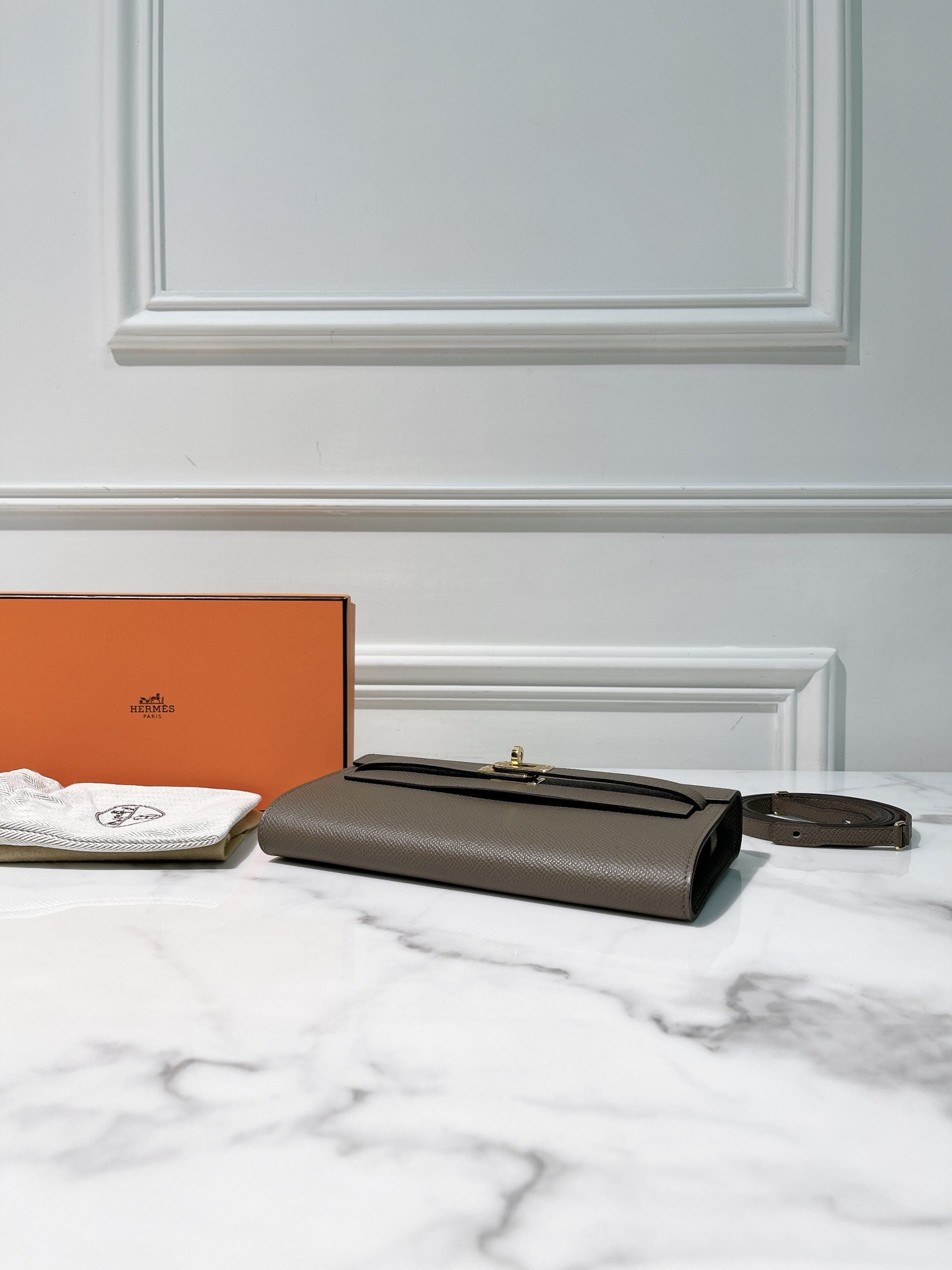 HERMES KELLY TO GO, Gris Etain/Gold