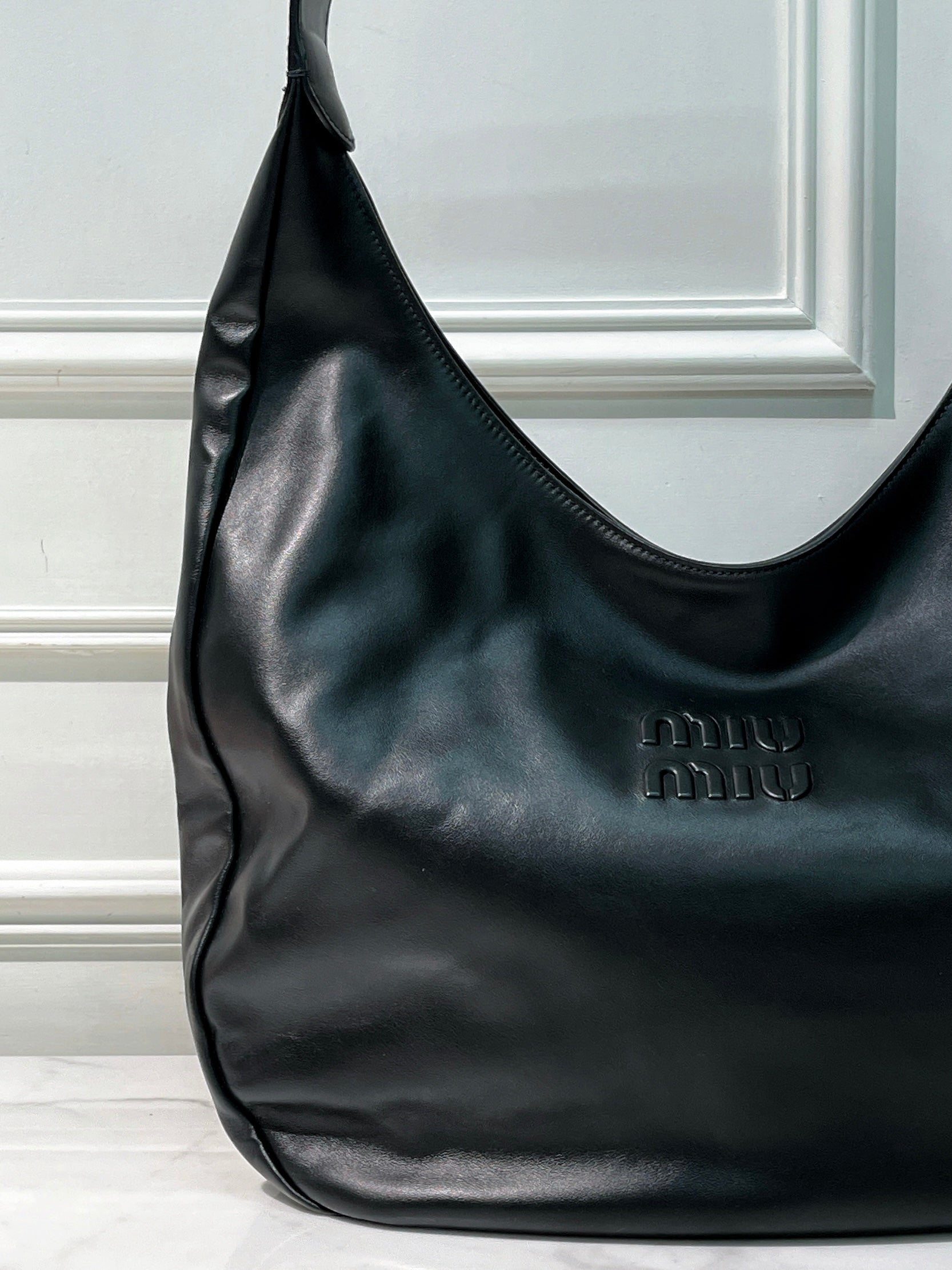 MIUMIU BLACK LEATHER HOBO