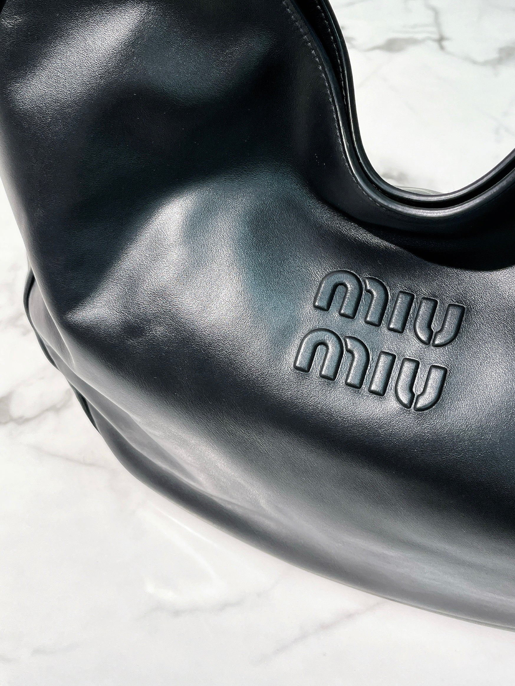 MIUMIU BLACK LEATHER HOBO