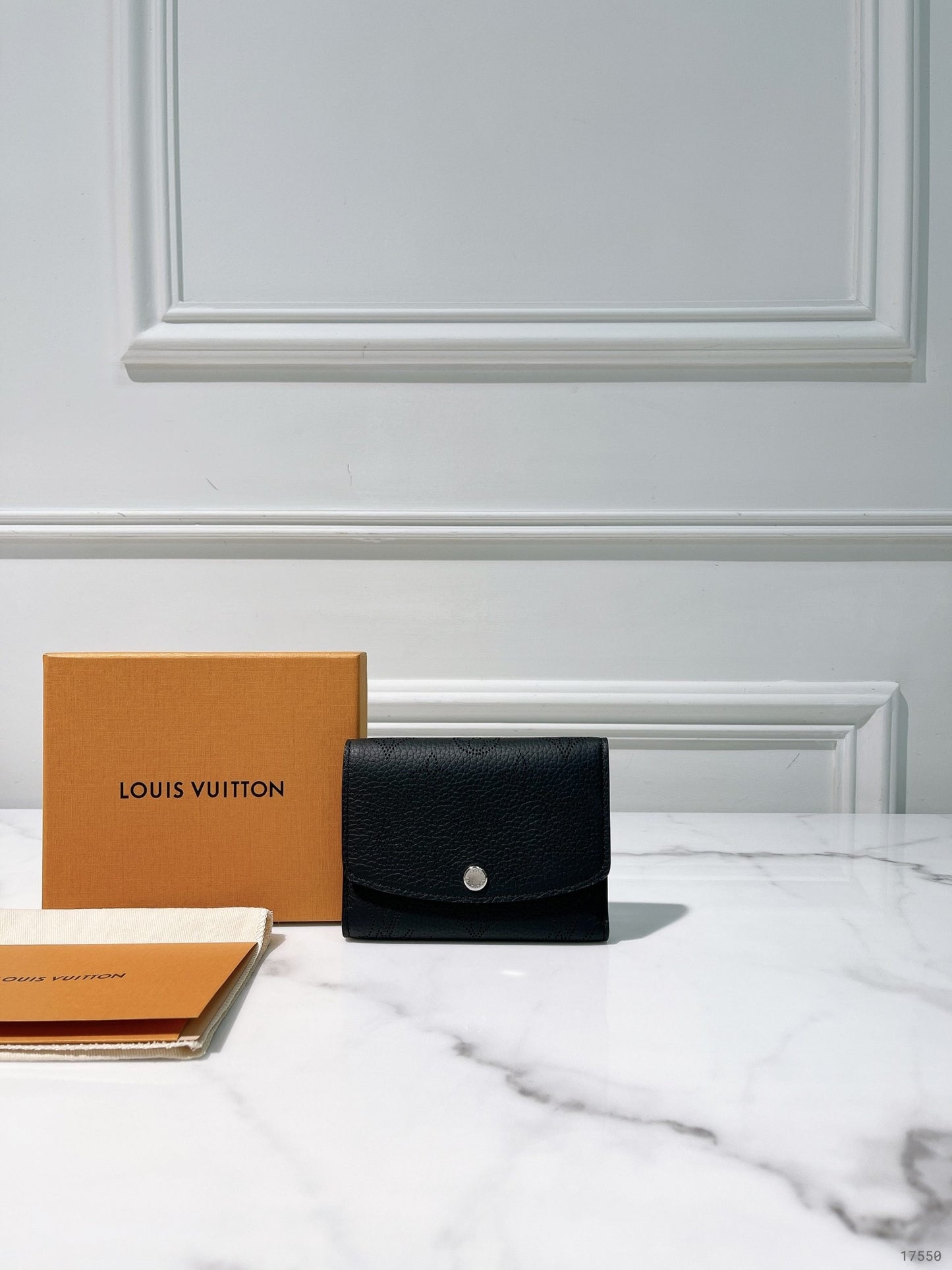 LV VICTORINE WALLET, Black/Silver