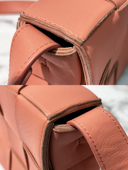 BOTTEGA VENETA CASSETTE, Pink