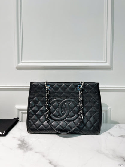 CHANEL GRAND SHOPPING TOTE, Black/Silver