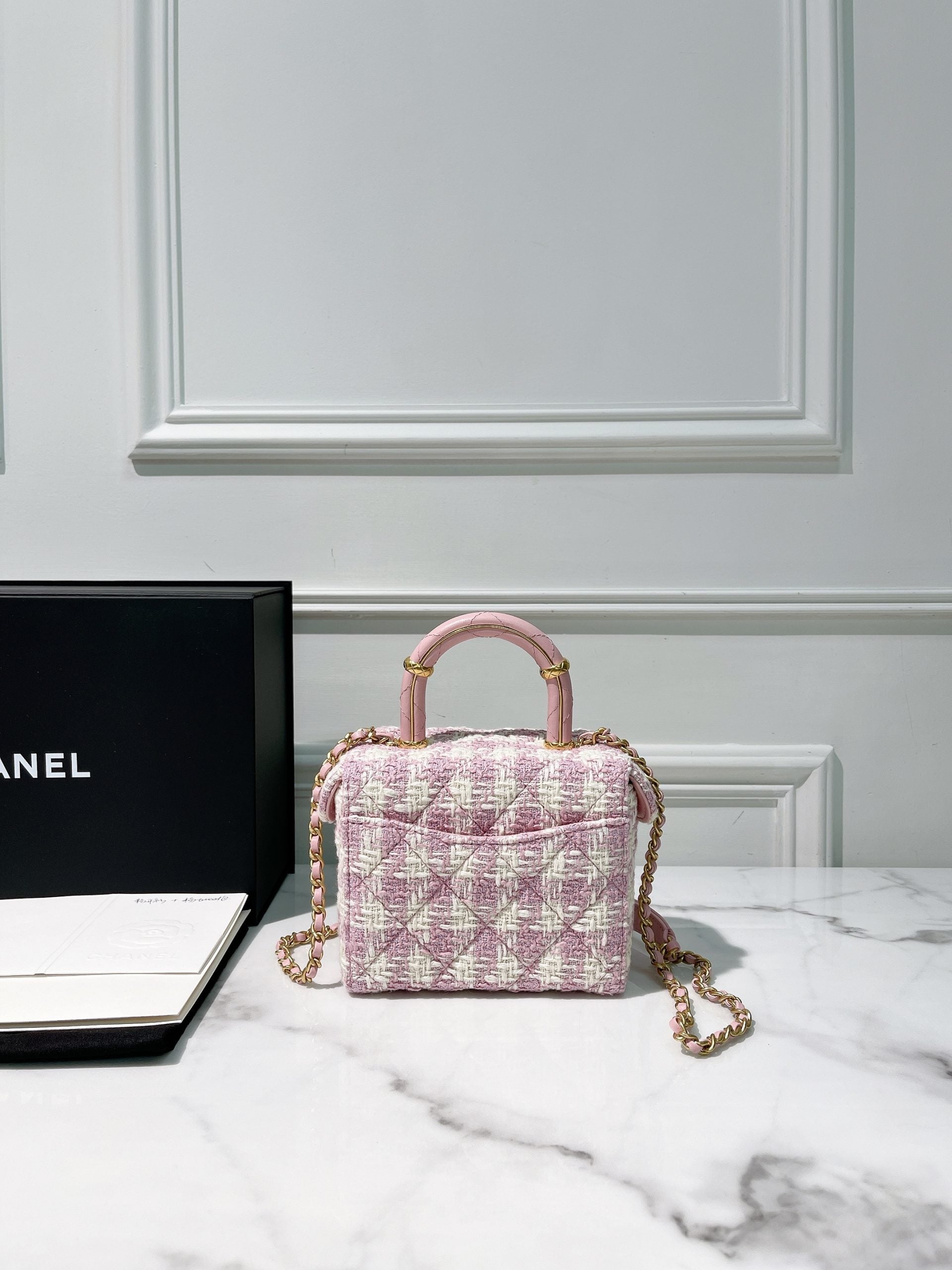 CHANEL 23S TOP HANDLE CASE, Pink/Gold