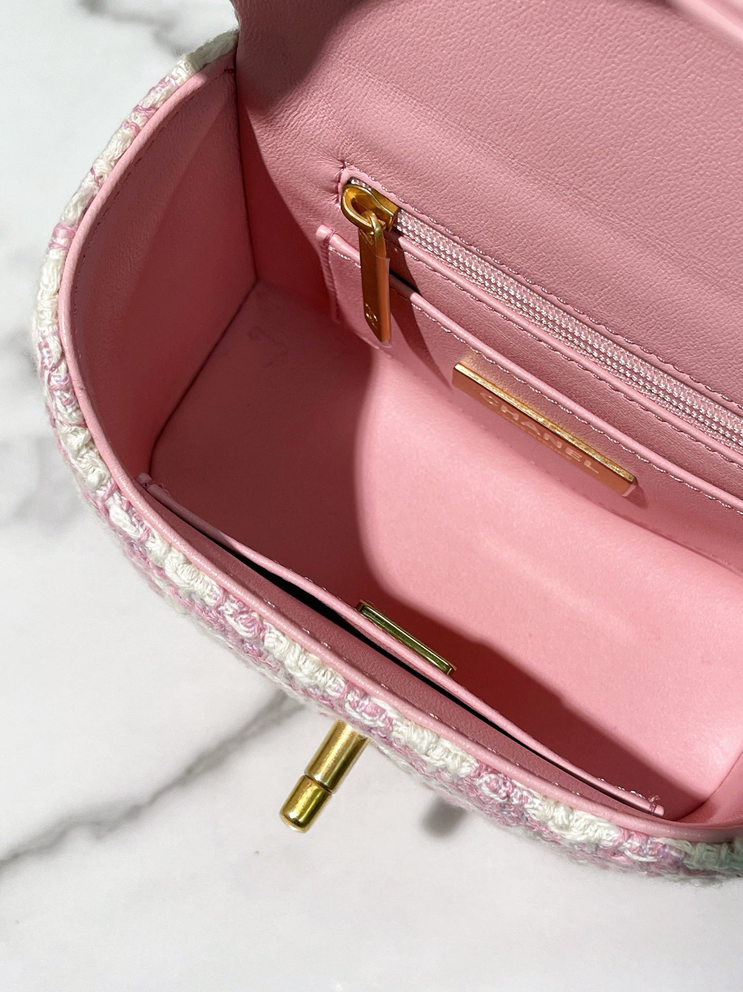 CHANEL 23S TOP HANDLE CASE, Pink/Gold