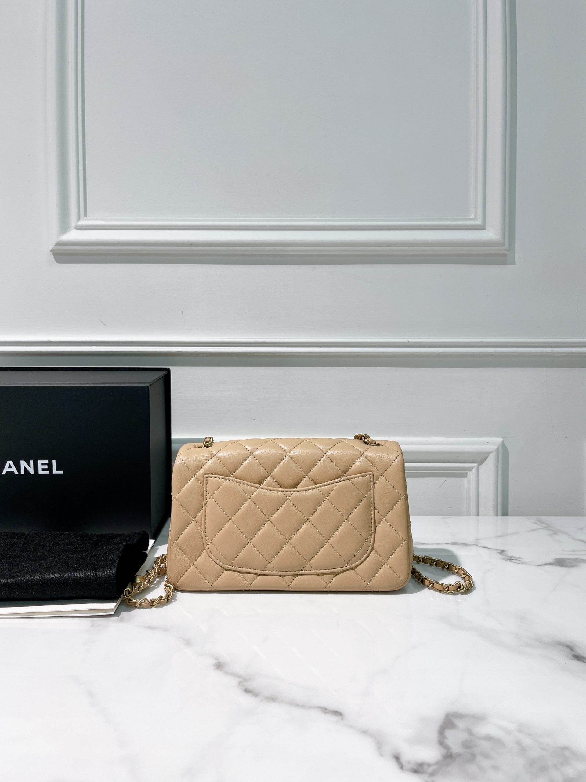 CHANEL PEARL CRUSH MINI FLAP, Beige/Gold
