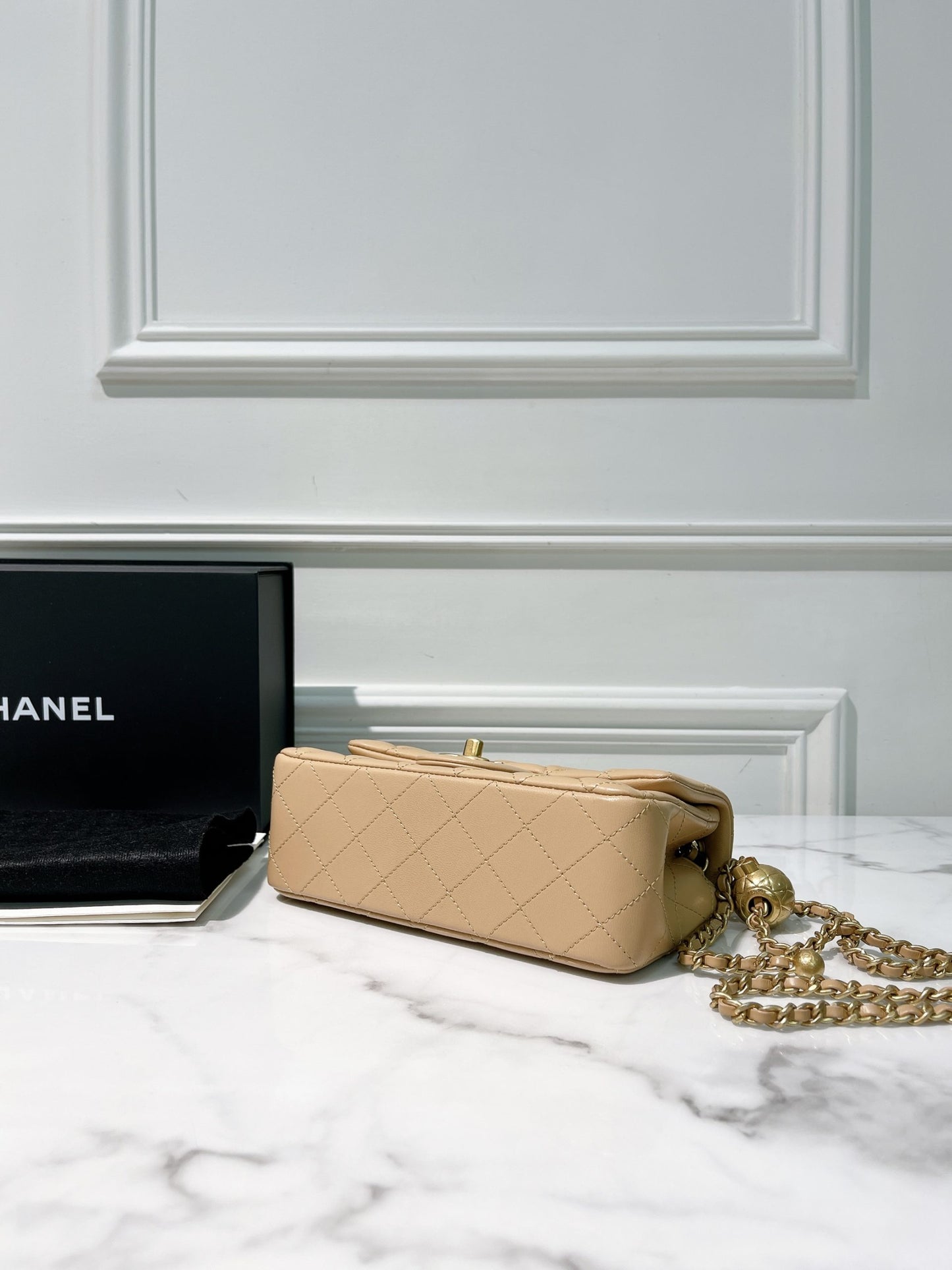 CHANEL PEARL CRUSH MINI FLAP, Beige/Gold