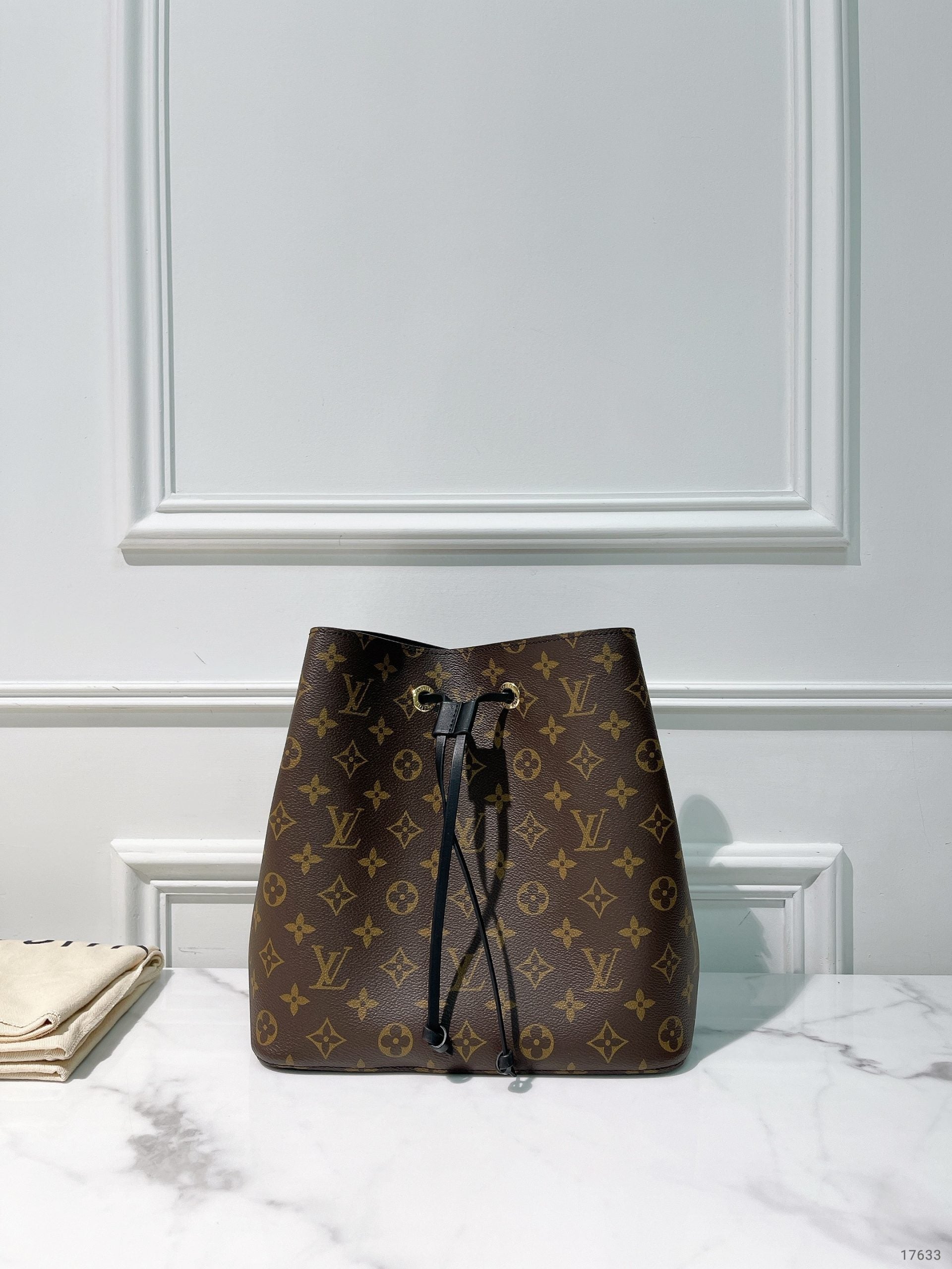 LV NEONOE, Monogram/Black