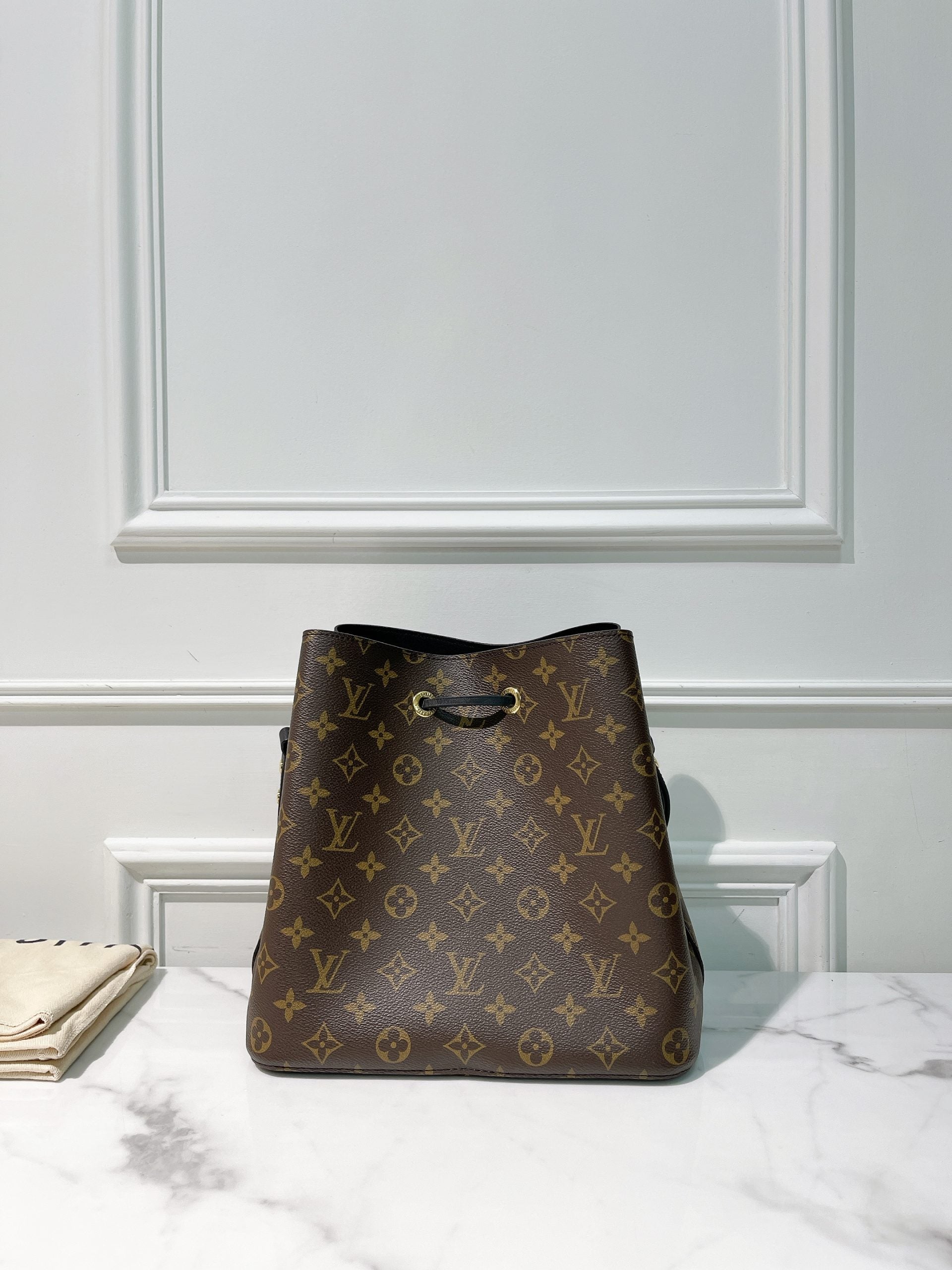 LV NEONOE, Monogram/Black