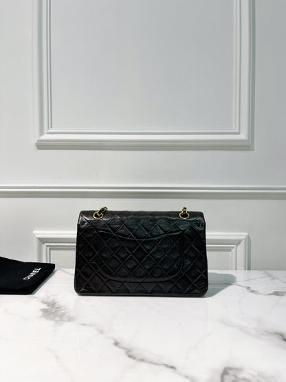CHANEL VINTAGE MEDIUM CLASSIC FLAP, Black/Gold