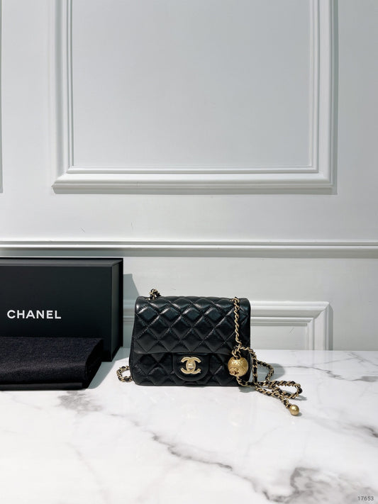 CHANEL 25A PEARL CRUSH MINI SQUARE, Black/Gold