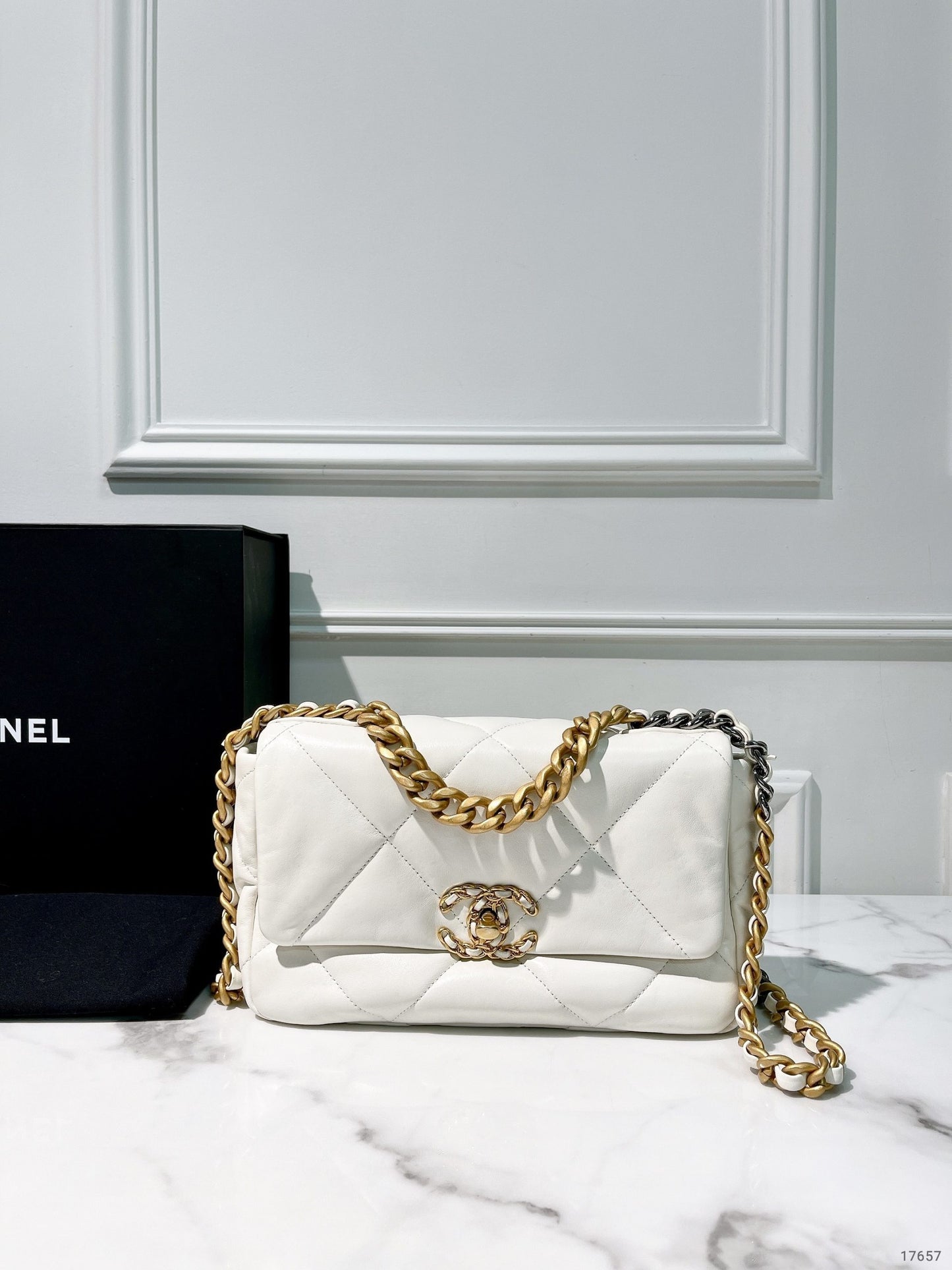 CHANEL SMALL 19 BAG, White/Gold