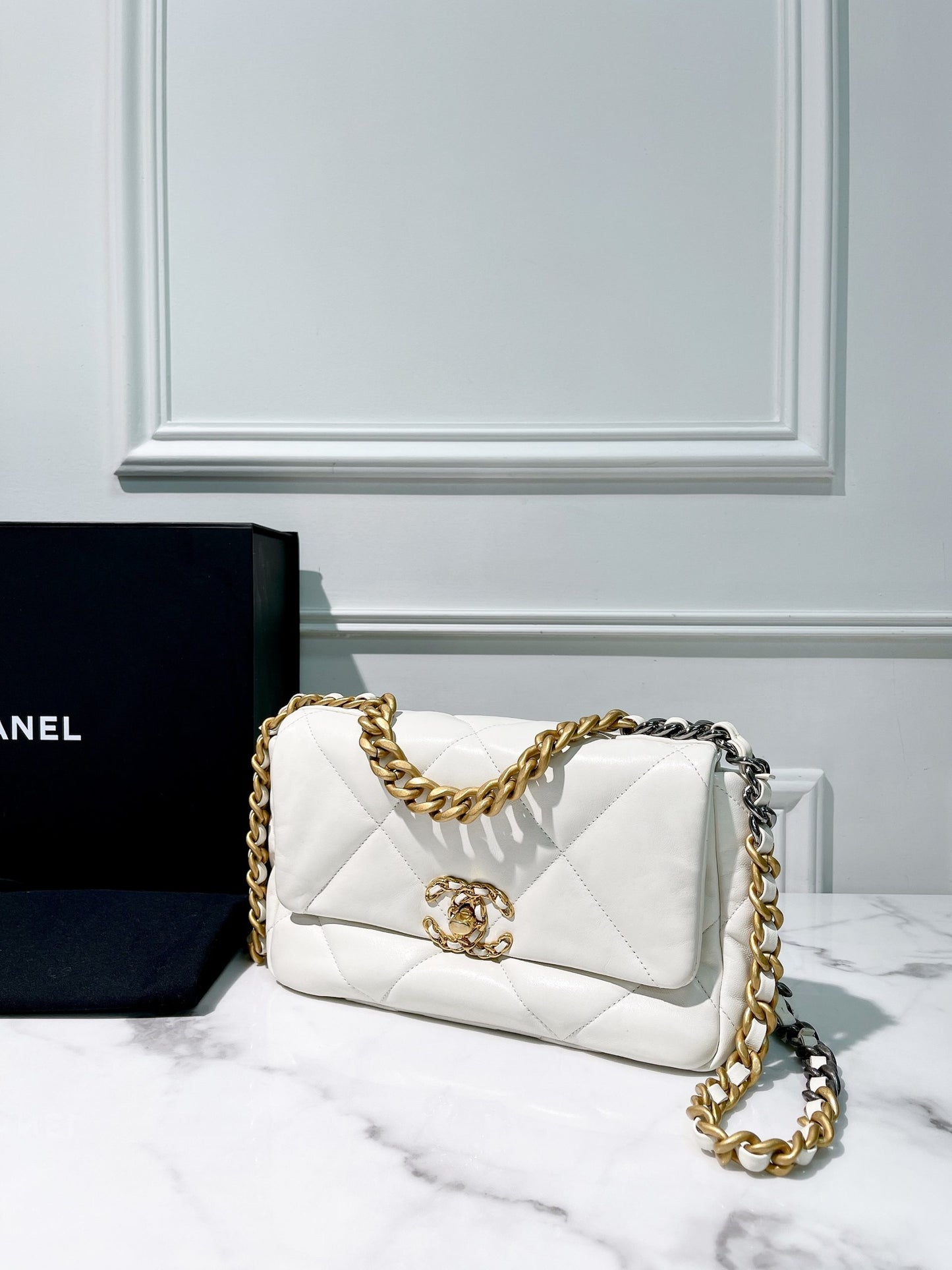 CHANEL SMALL 19 BAG, White/Gold