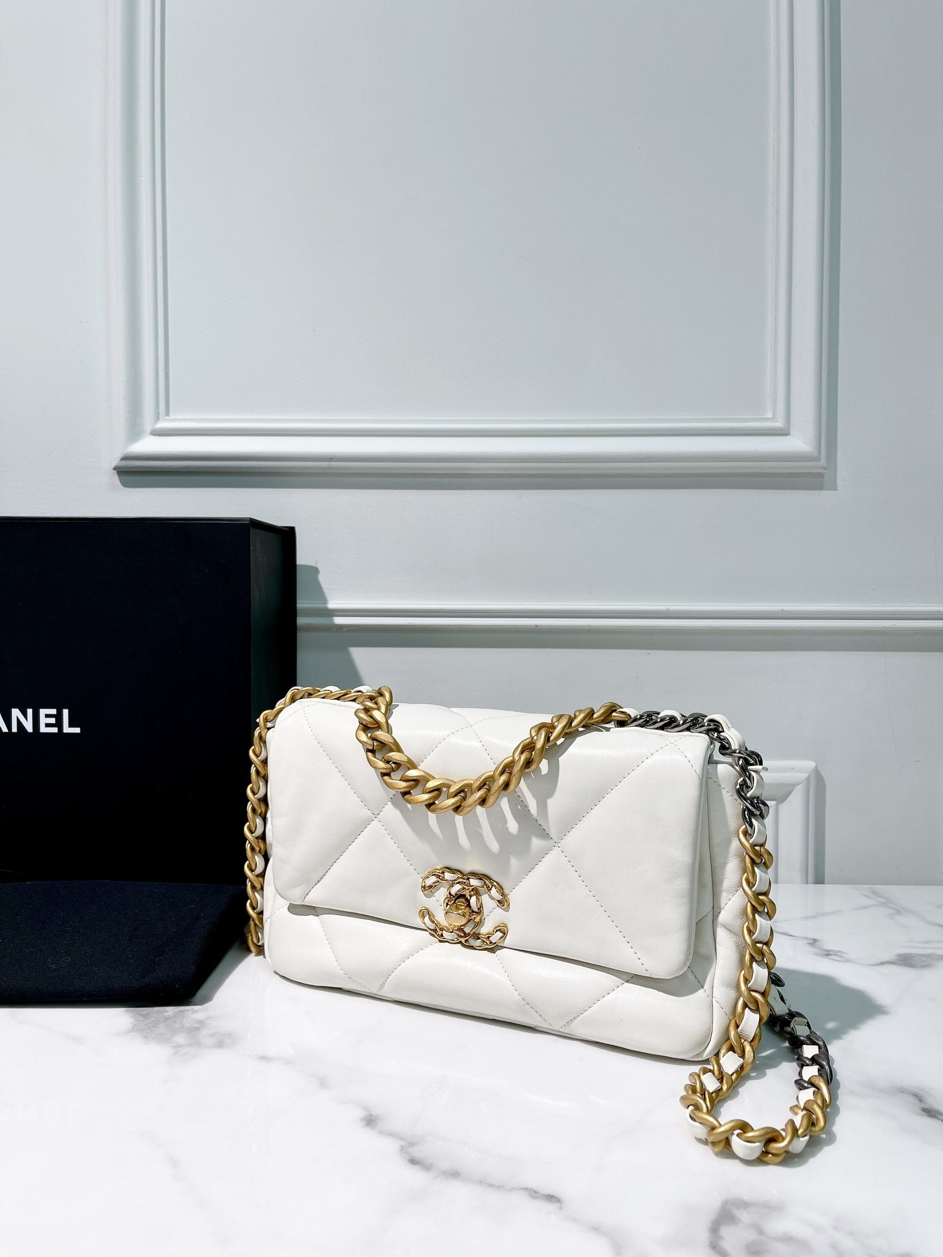 CHANEL SMALL 19 BAG, White/Gold