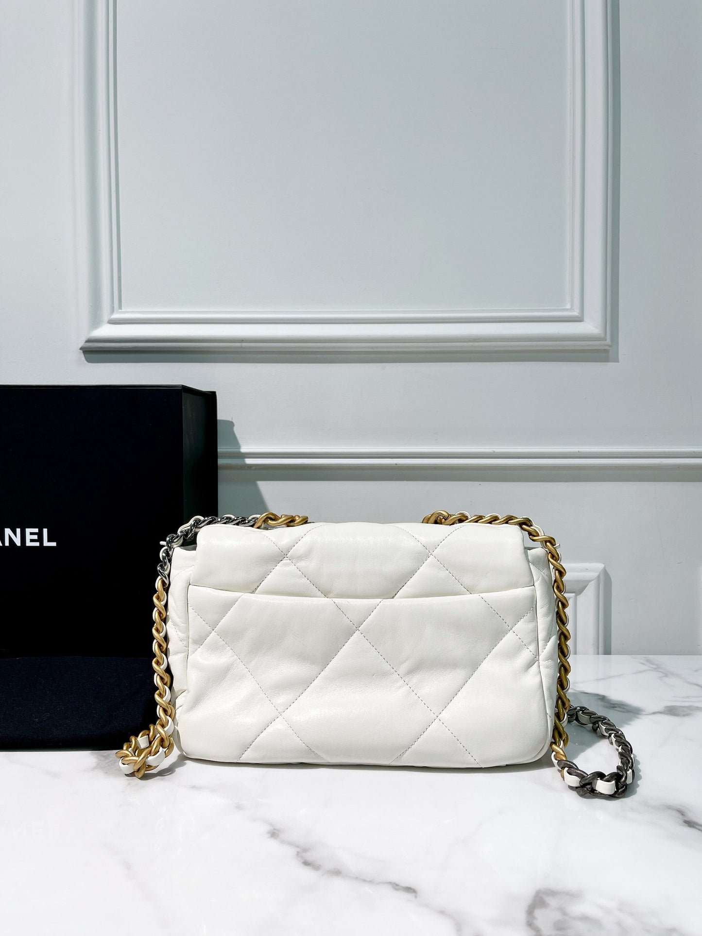 CHANEL SMALL 19 BAG, White/Gold