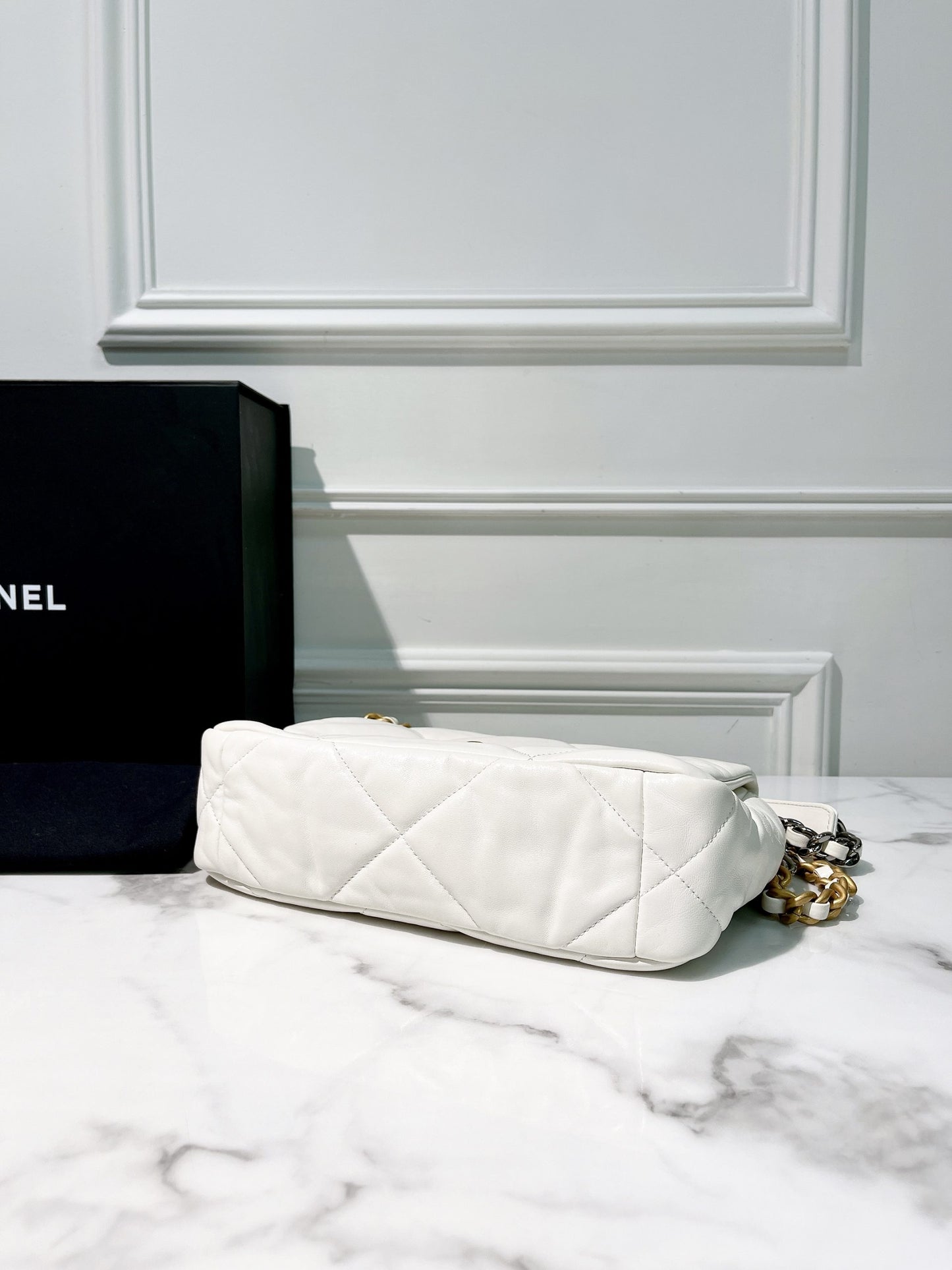 CHANEL SMALL 19 BAG, White/Gold