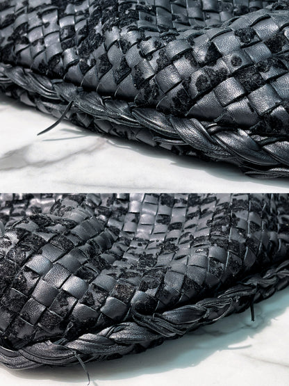 BOTTEGA VENETA SMALL HOP, Black