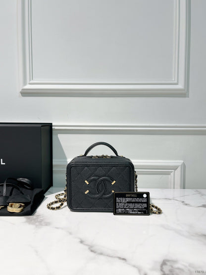 CHANEL SMALL FILIGREE VANITY CASE, Black/Gold