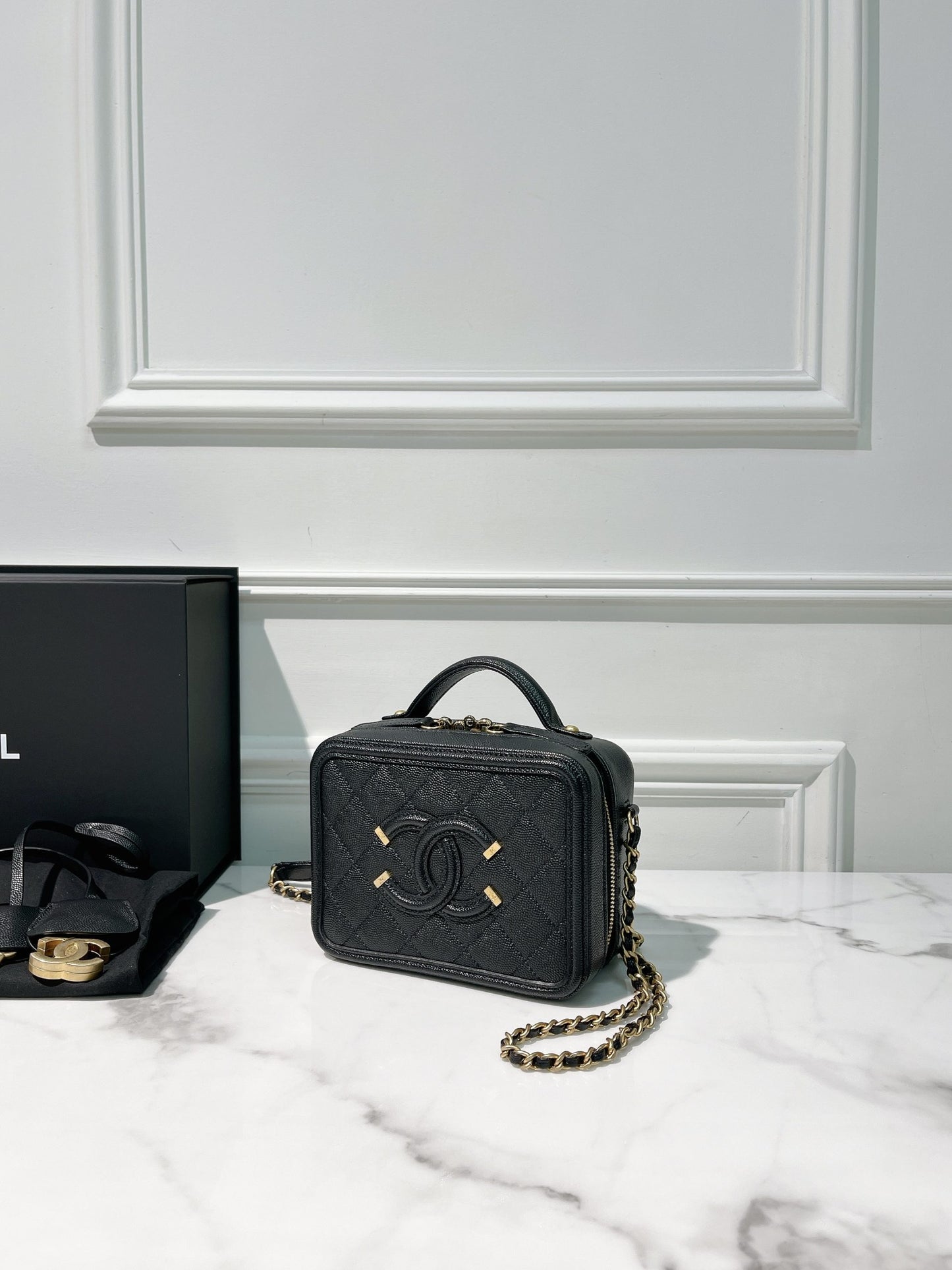 CHANEL SMALL FILIGREE VANITY CASE, Black/Gold