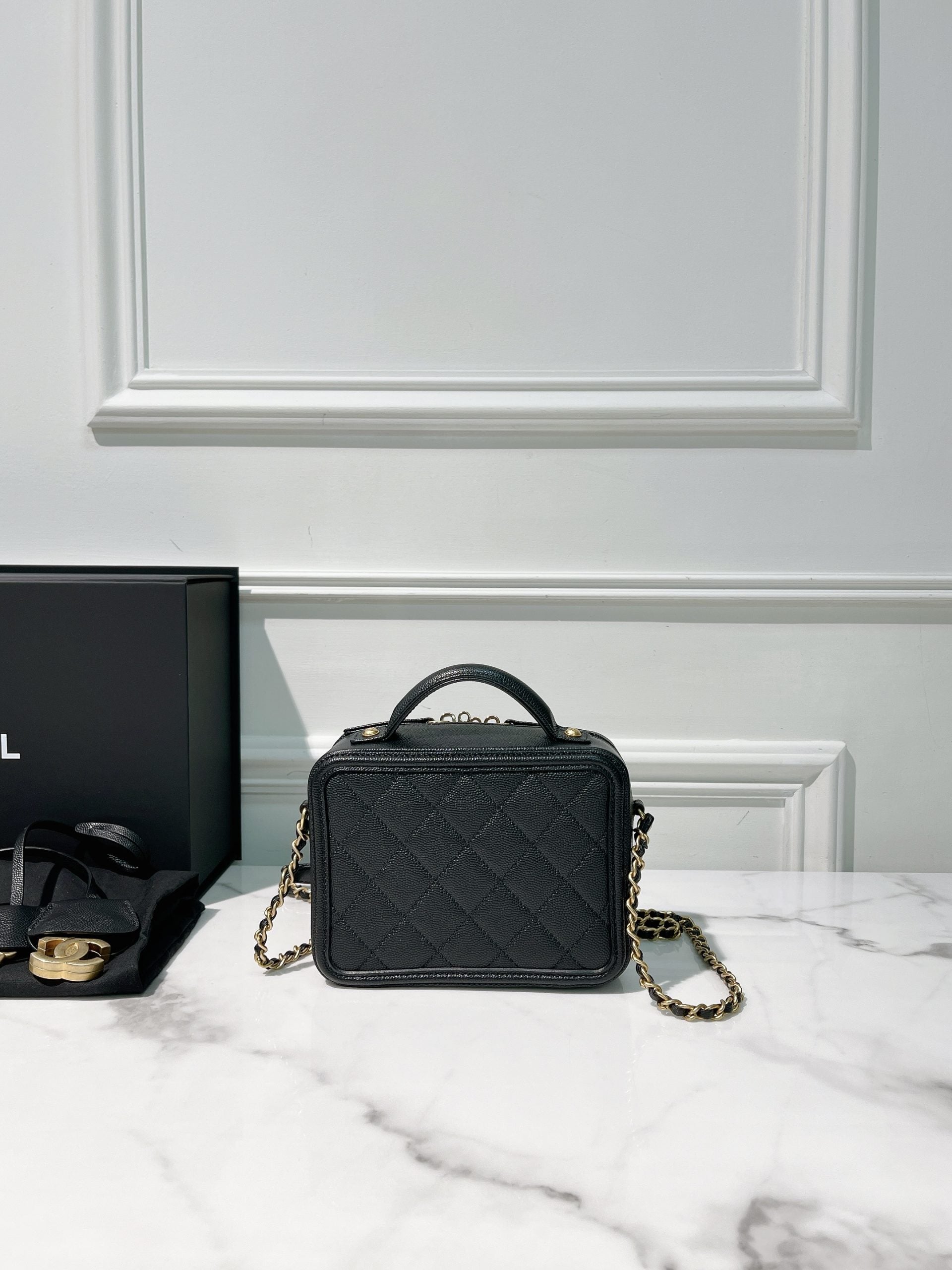 CHANEL SMALL FILIGREE VANITY CASE, Black/Gold