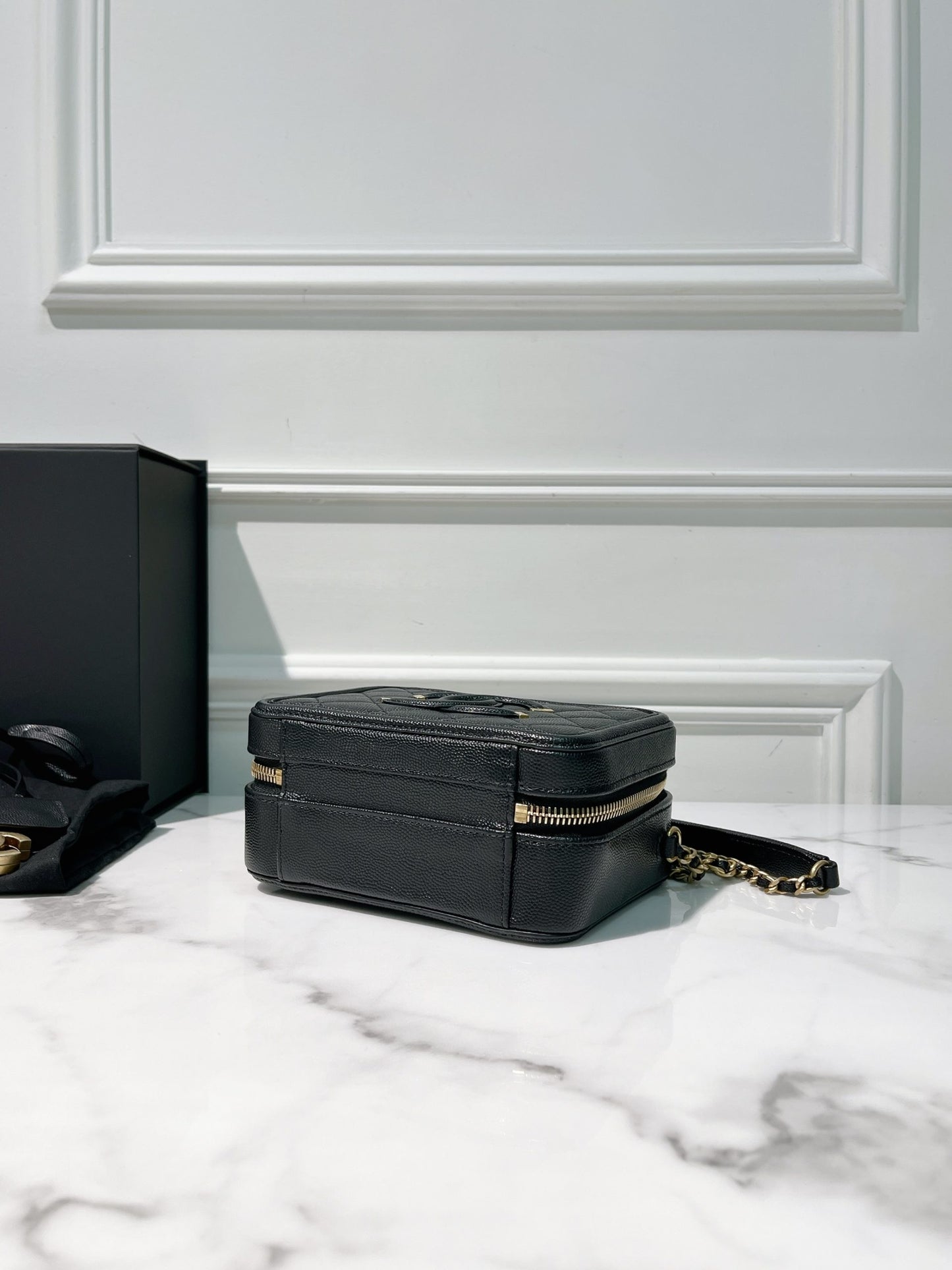 CHANEL SMALL FILIGREE VANITY CASE, Black/Gold