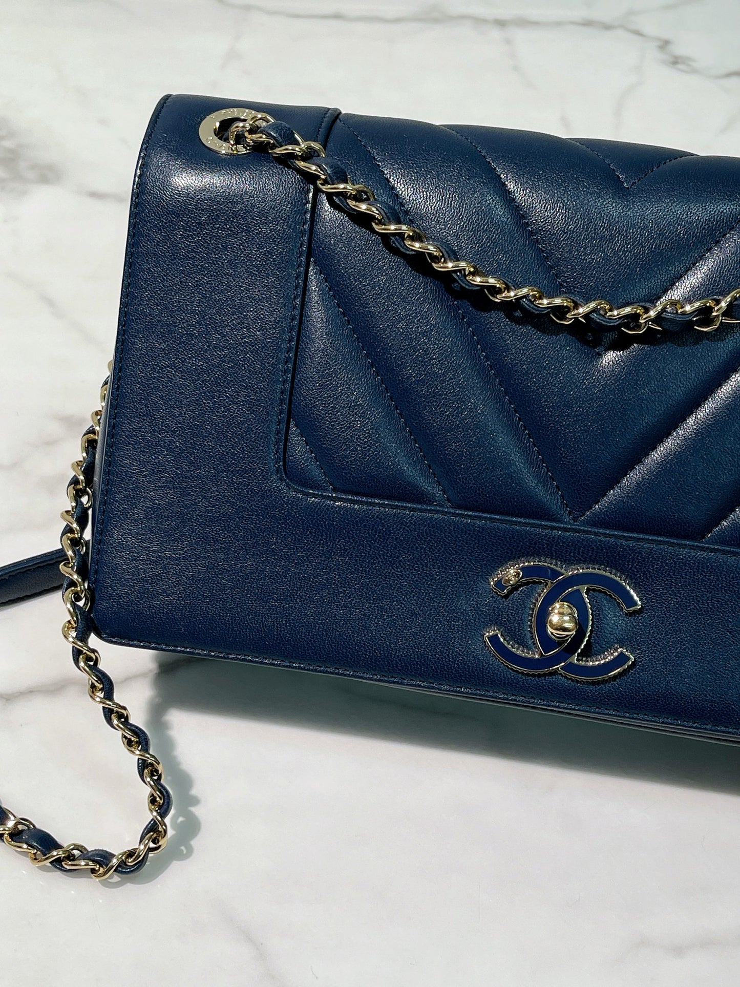 CHANEL MADEMOISELLE FLAP, Navy/Silver