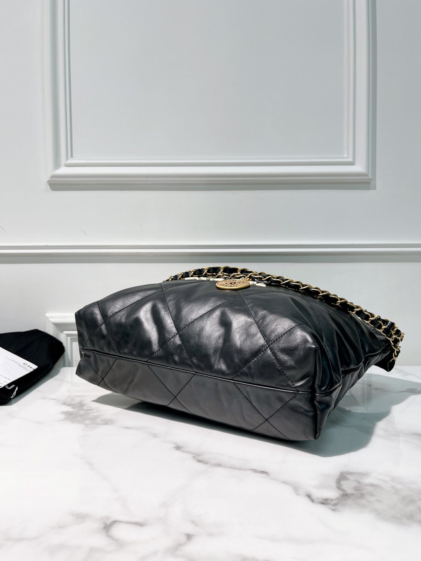 CHANEL SMALL 22 BAG, Black/Gold/White