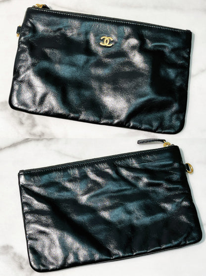 CHANEL SMALL 22 BAG, Black/Gold/White