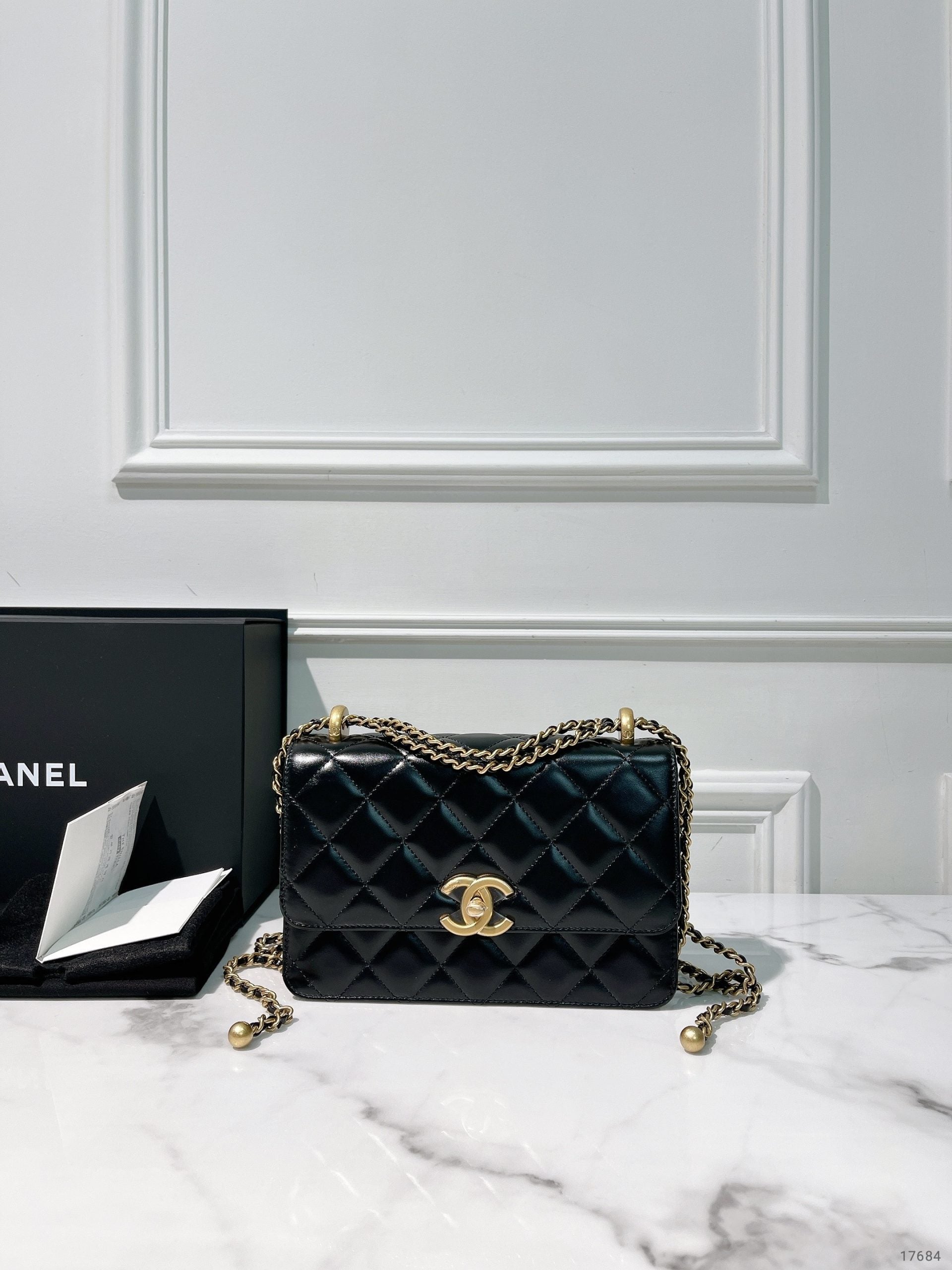 CHANEL 25S FLAP, Black/Gold