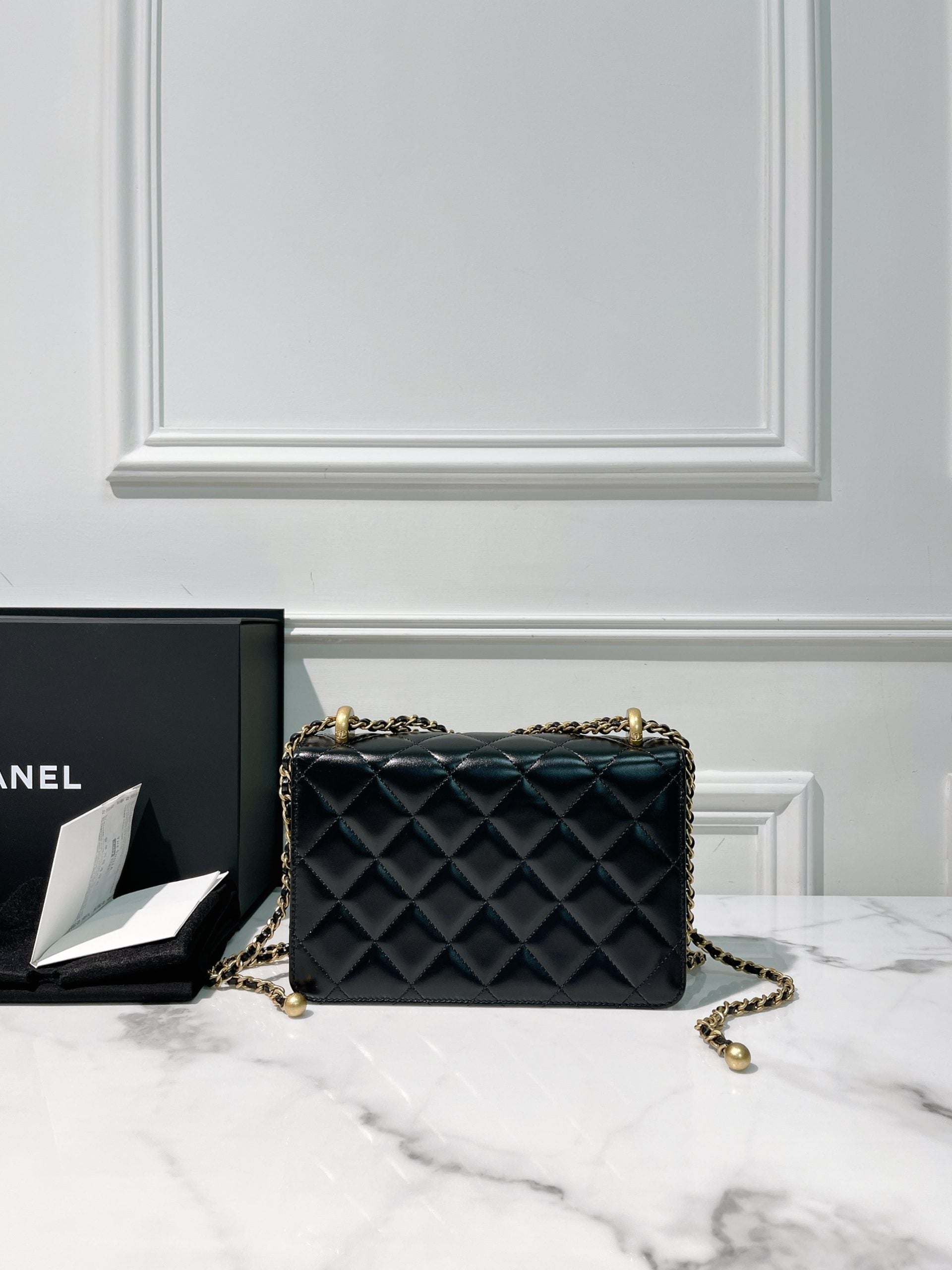 CHANEL 25S FLAP, Black/Gold