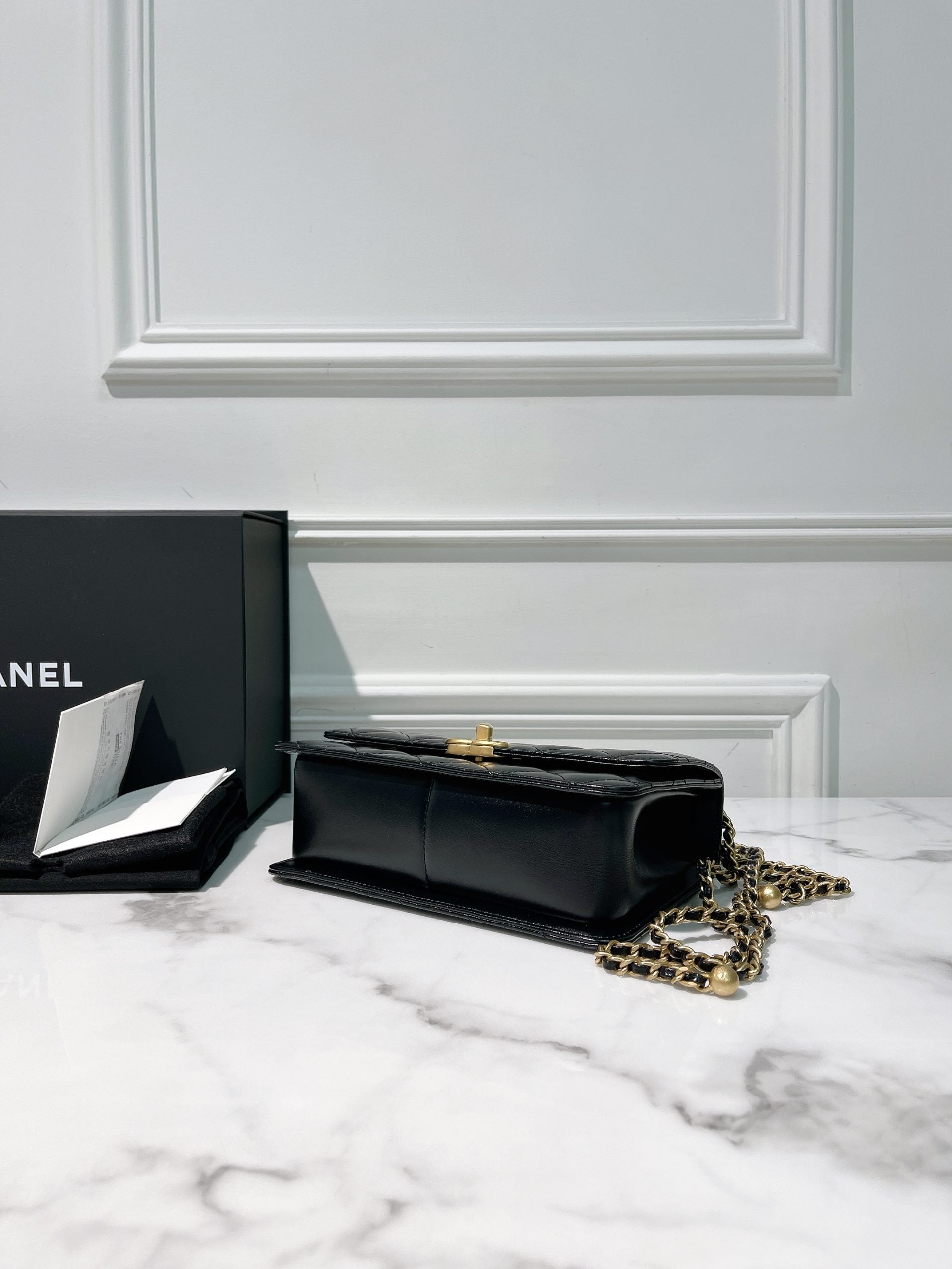 CHANEL 25S FLAP, Black/Gold