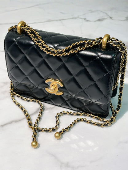CHANEL 25S FLAP, Black/Gold