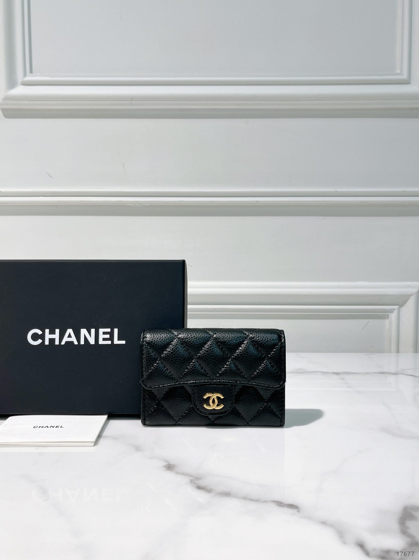 CHANEL CLASSIC CARD HOLDER, Black/Gold