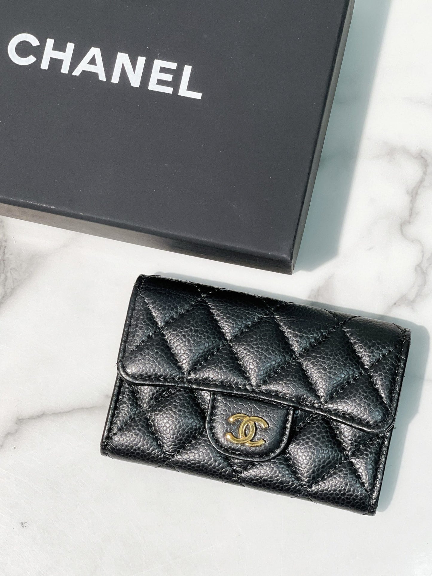 CHANEL CLASSIC CARD HOLDER, Black/Gold