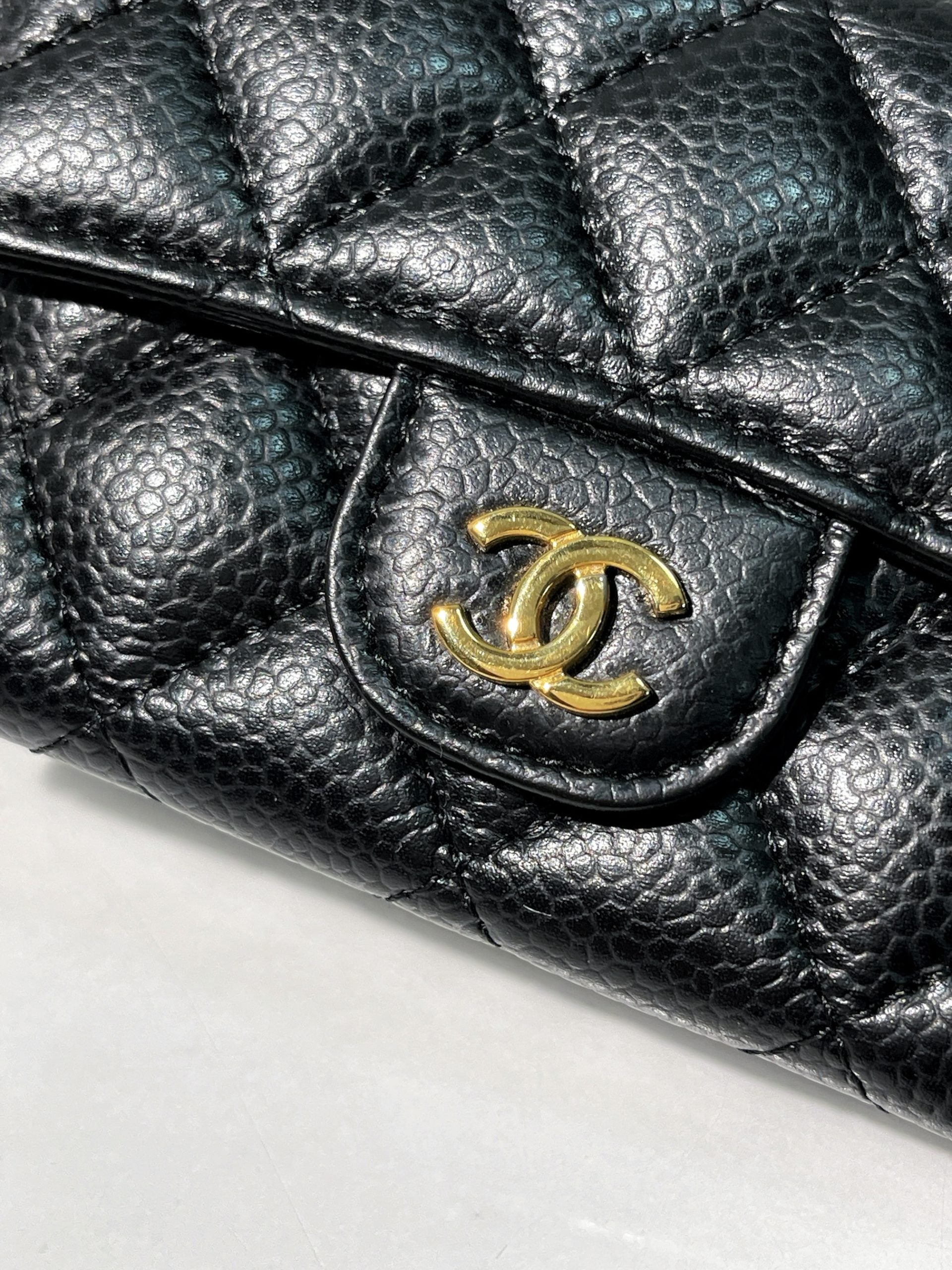 CHANEL CLASSIC CARD HOLDER, Black/Gold