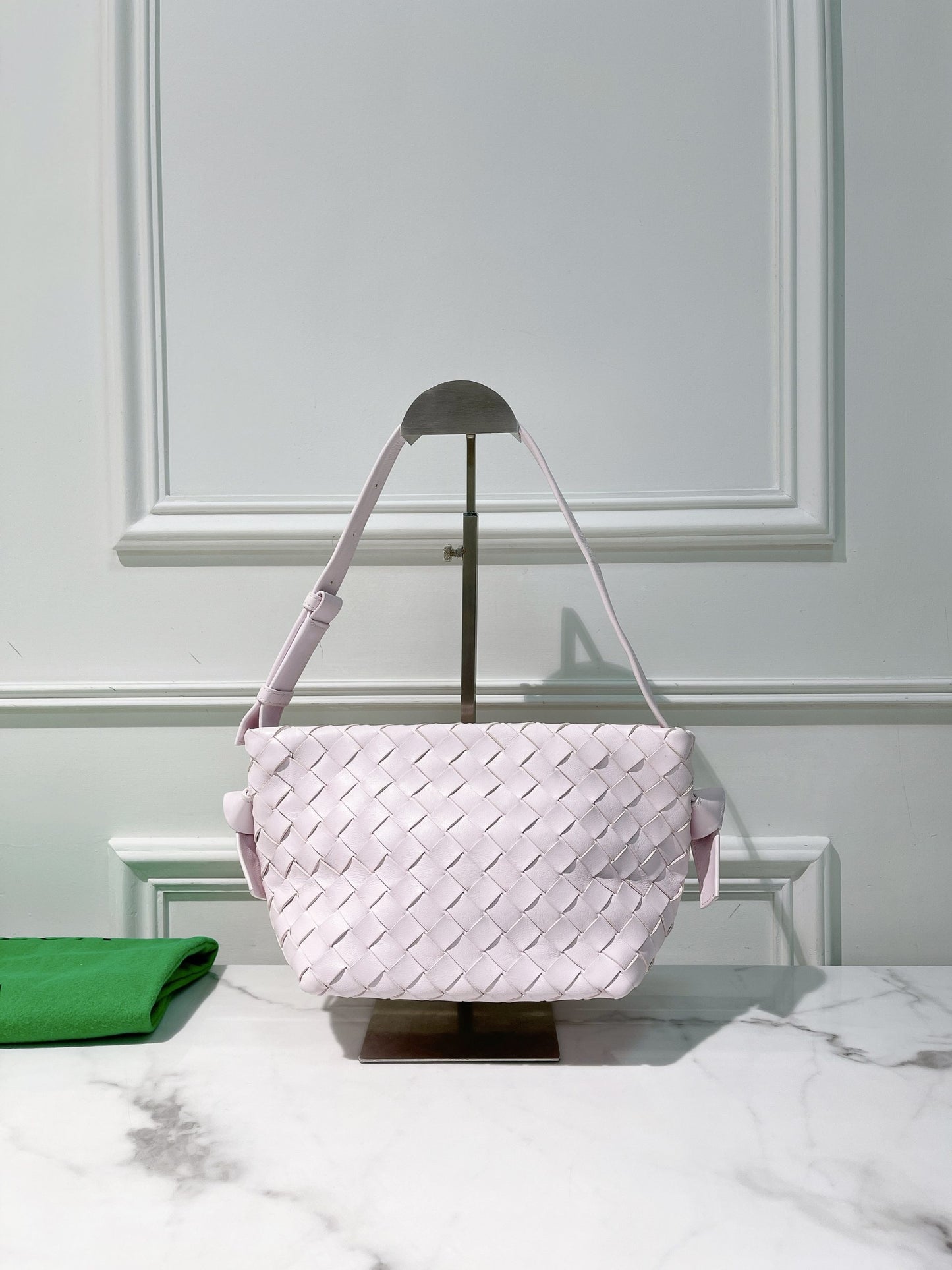 BOTTEGA VENETA TIE SHOULDER BAG