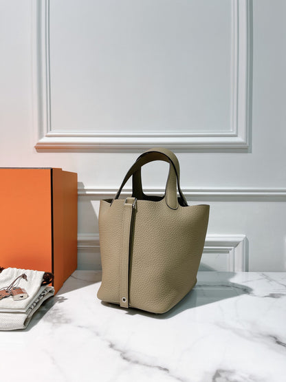 HERMES PICOTIN 18, Beige Marfa/Silver