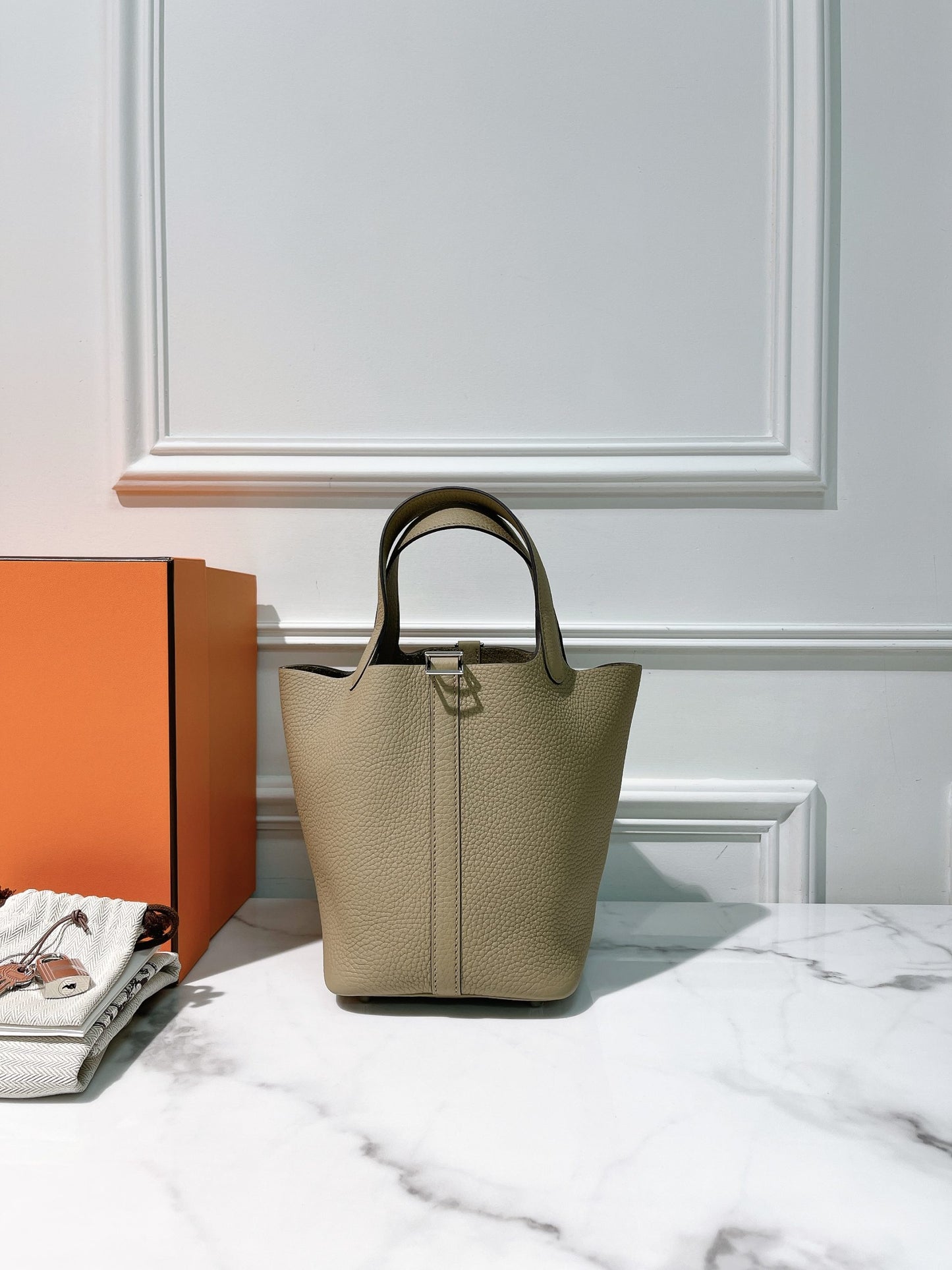 HERMES PICOTIN 18, Beige Marfa/Silver