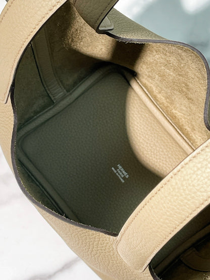 HERMES PICOTIN 18, Beige Marfa/Silver