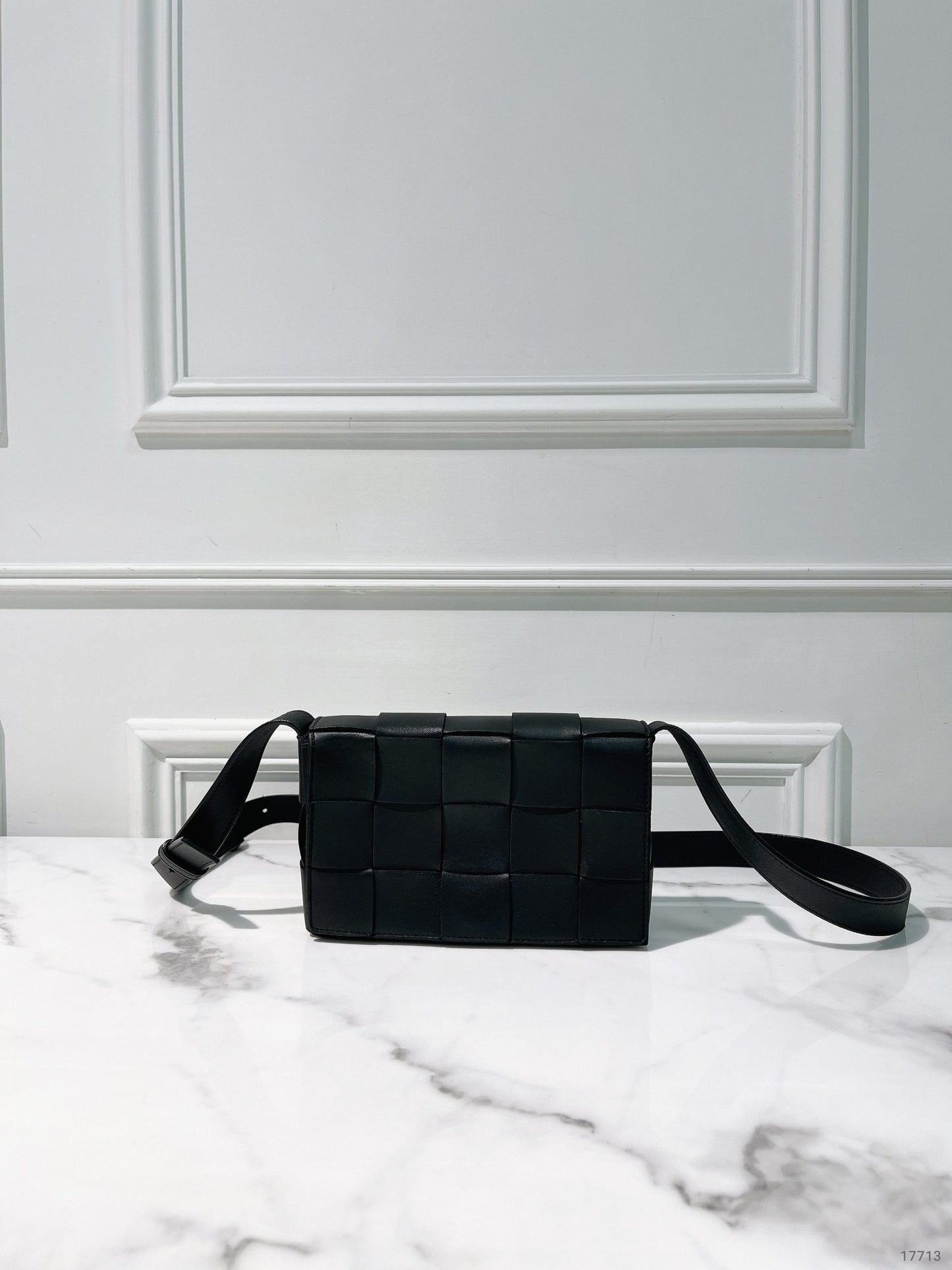 BOTTEGA VENETA SMALL CASSETTE, Black