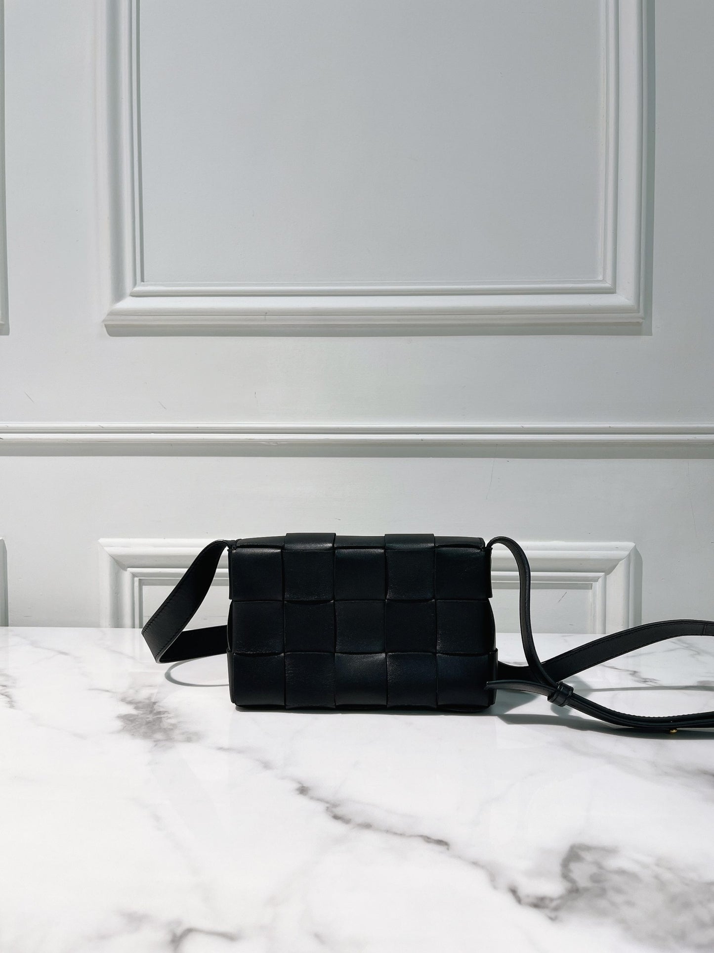 BOTTEGA VENETA SMALL CASSETTE, Black