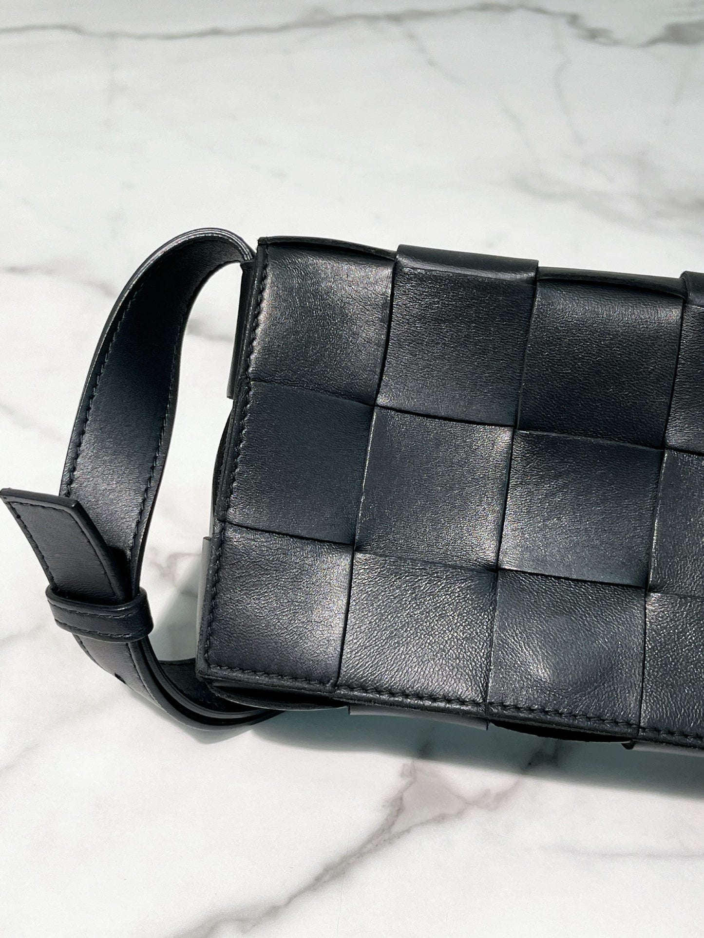 BOTTEGA VENETA SMALL CASSETTE, Black