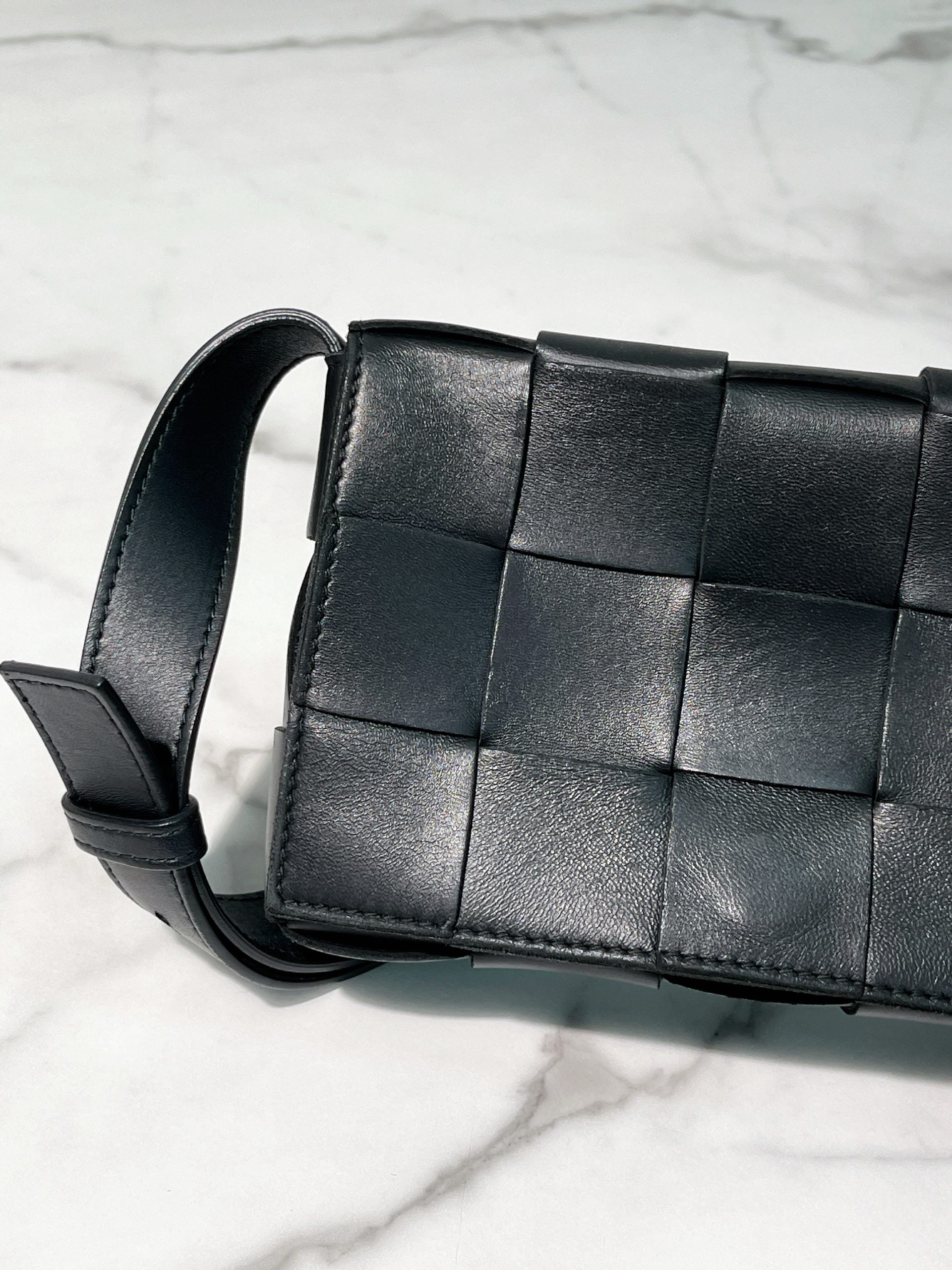 BOTTEGA VENETA SMALL CASSETTE, Black