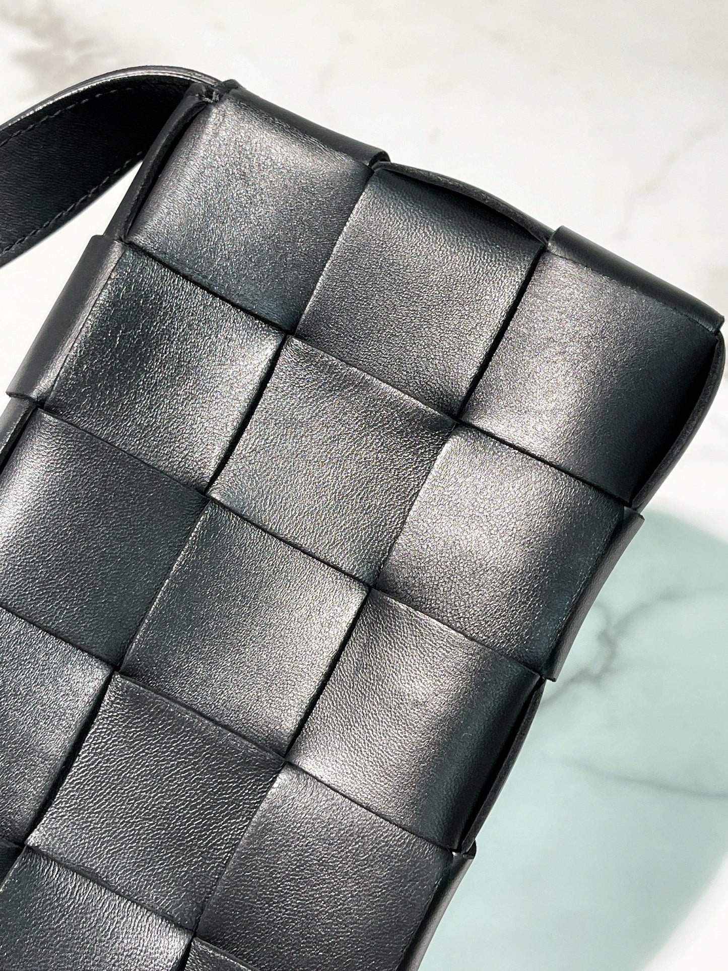 BOTTEGA VENETA SMALL CASSETTE, Black