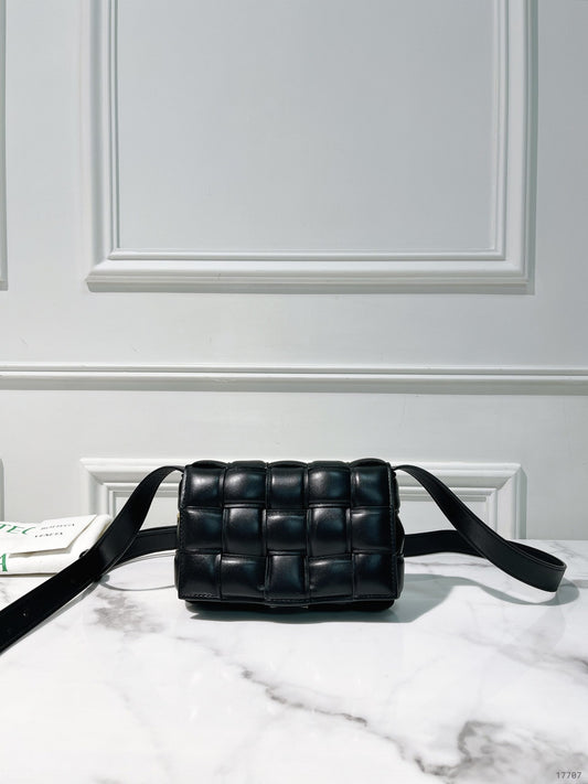 BOTTEGA VENETA PADDED CASSETTE, Black/Gold