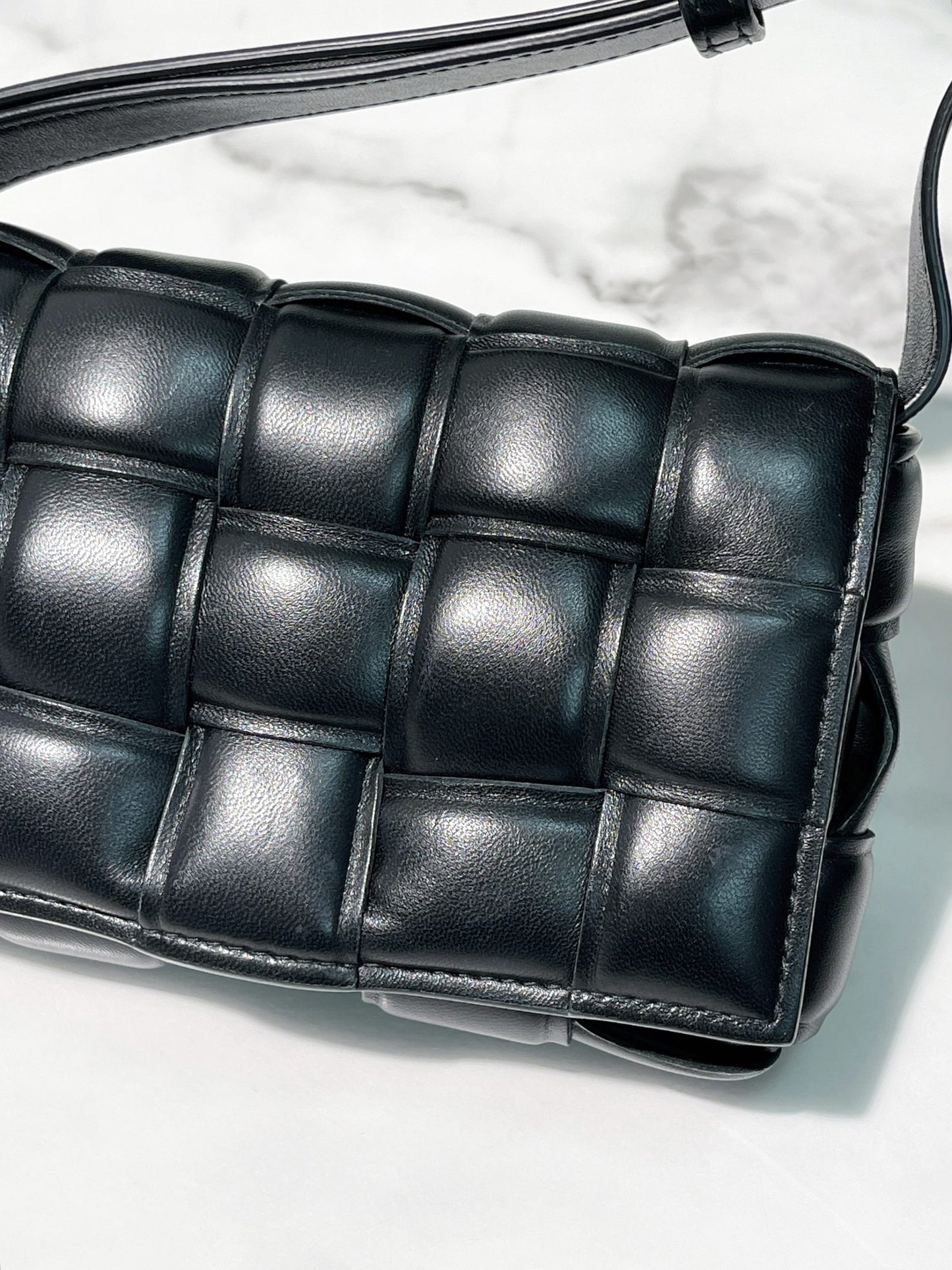 BOTTEGA VENETA PADDED CASSETTE, Black/Gold