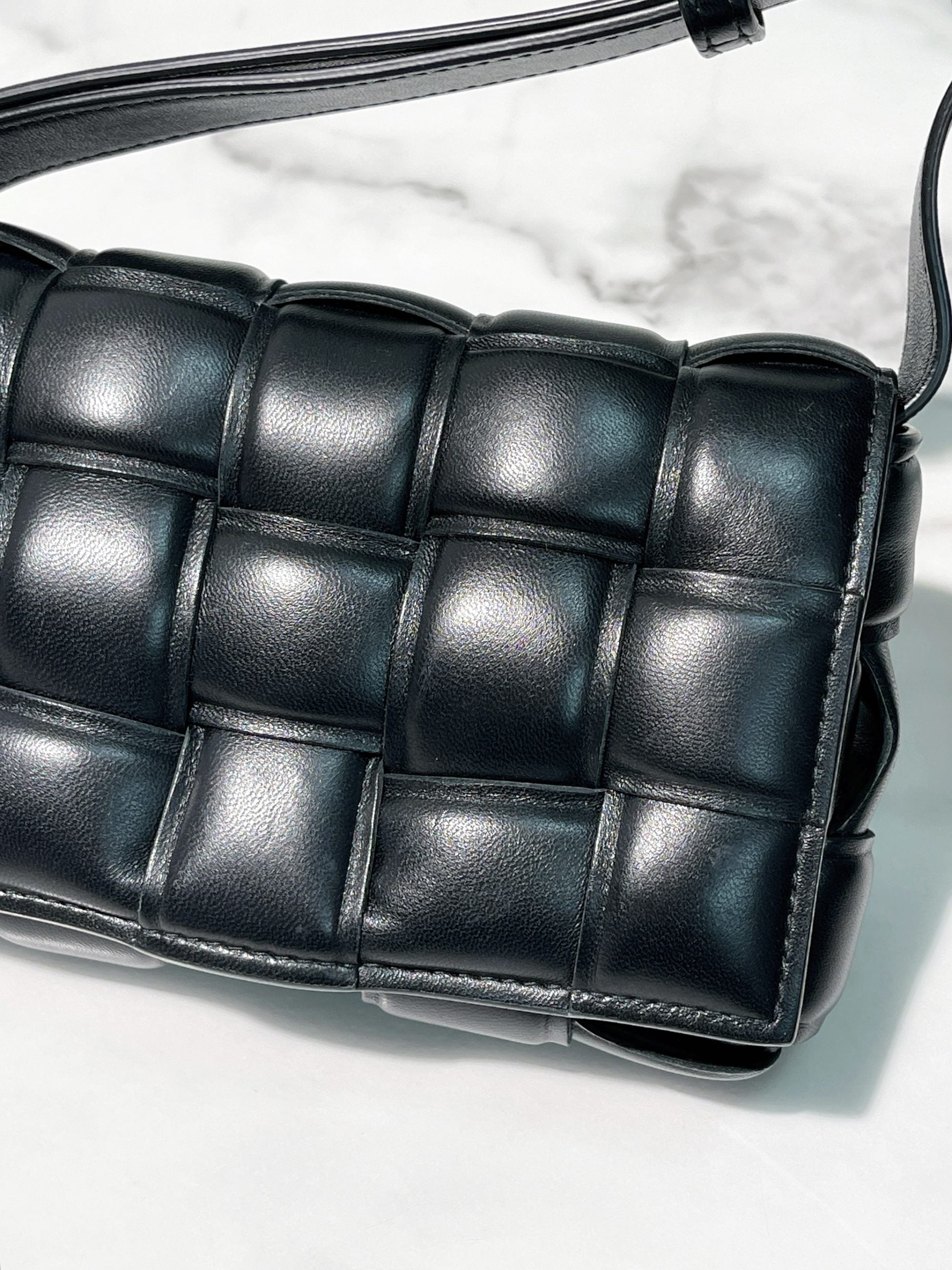 BOTTEGA VENETA PADDED CASSETTE, Black/Gold