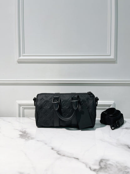 LV KEEPALL 25, So Black